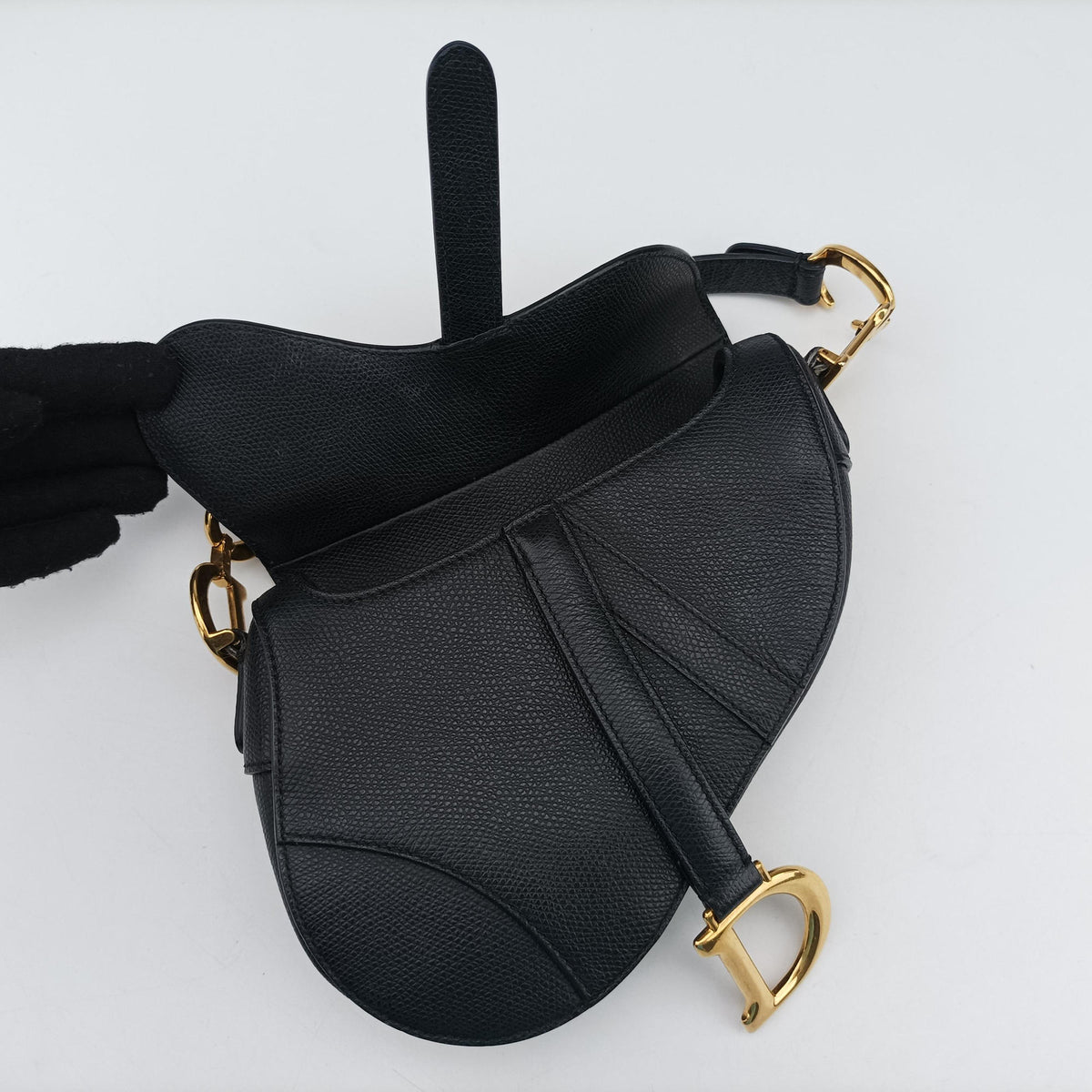 Pre-owned Christian Dior saddle Black leather  handbag | stylenewstar