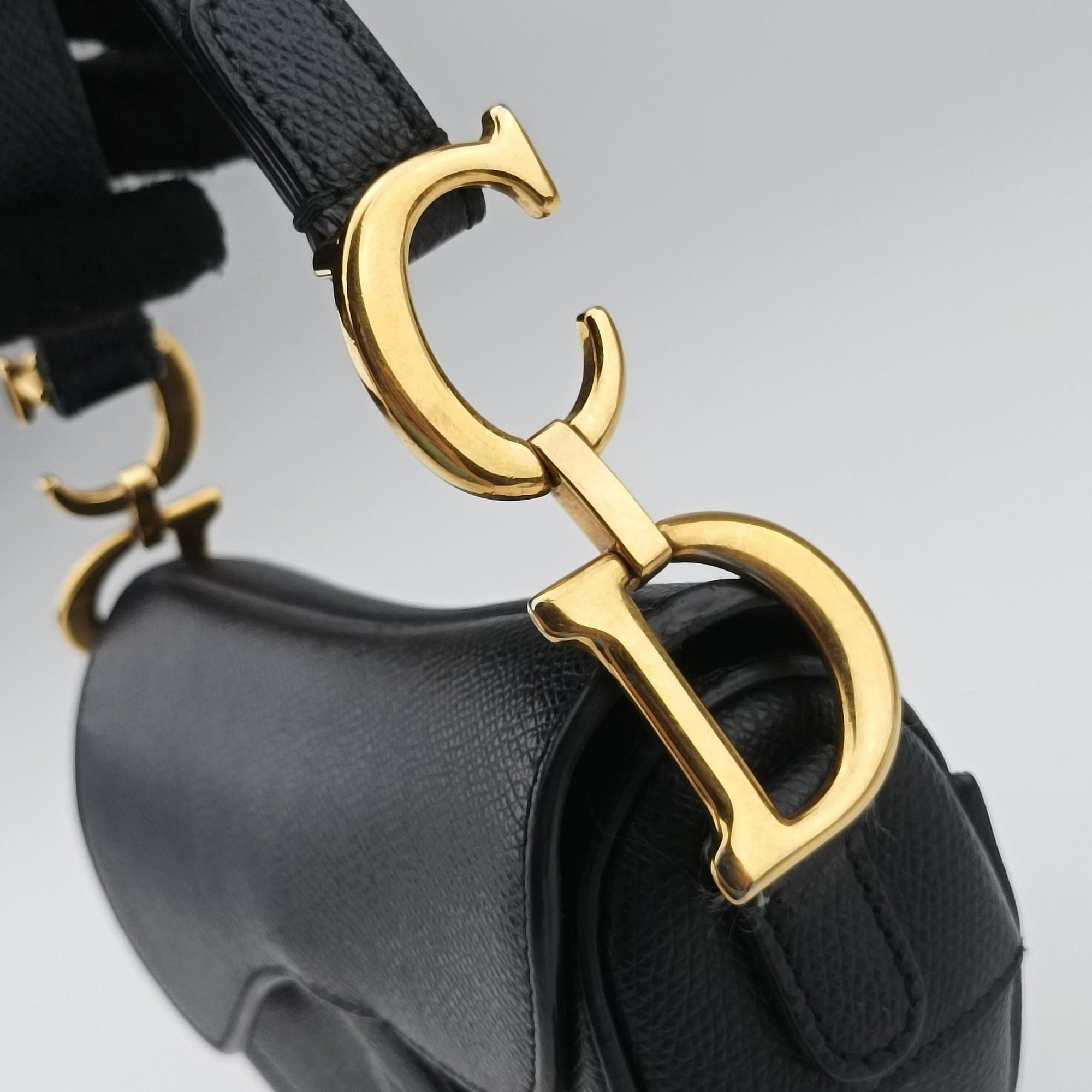 Pre-owned Christian Dior saddle Black leather  handbag | stylenewstar