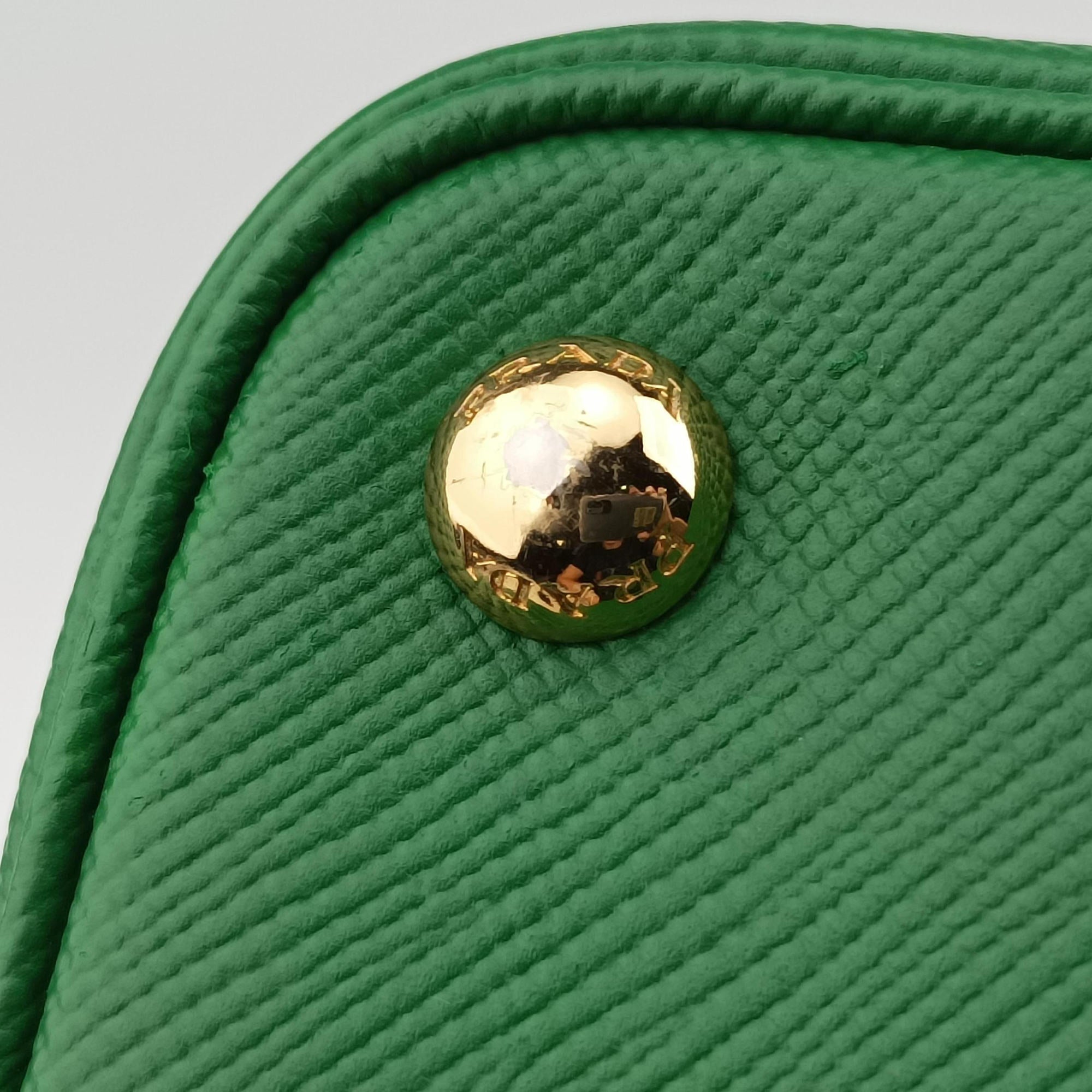 Pre-owned Prada Double Cuir Green SAFFIANO Leather B2756T handbag | stylenewstar