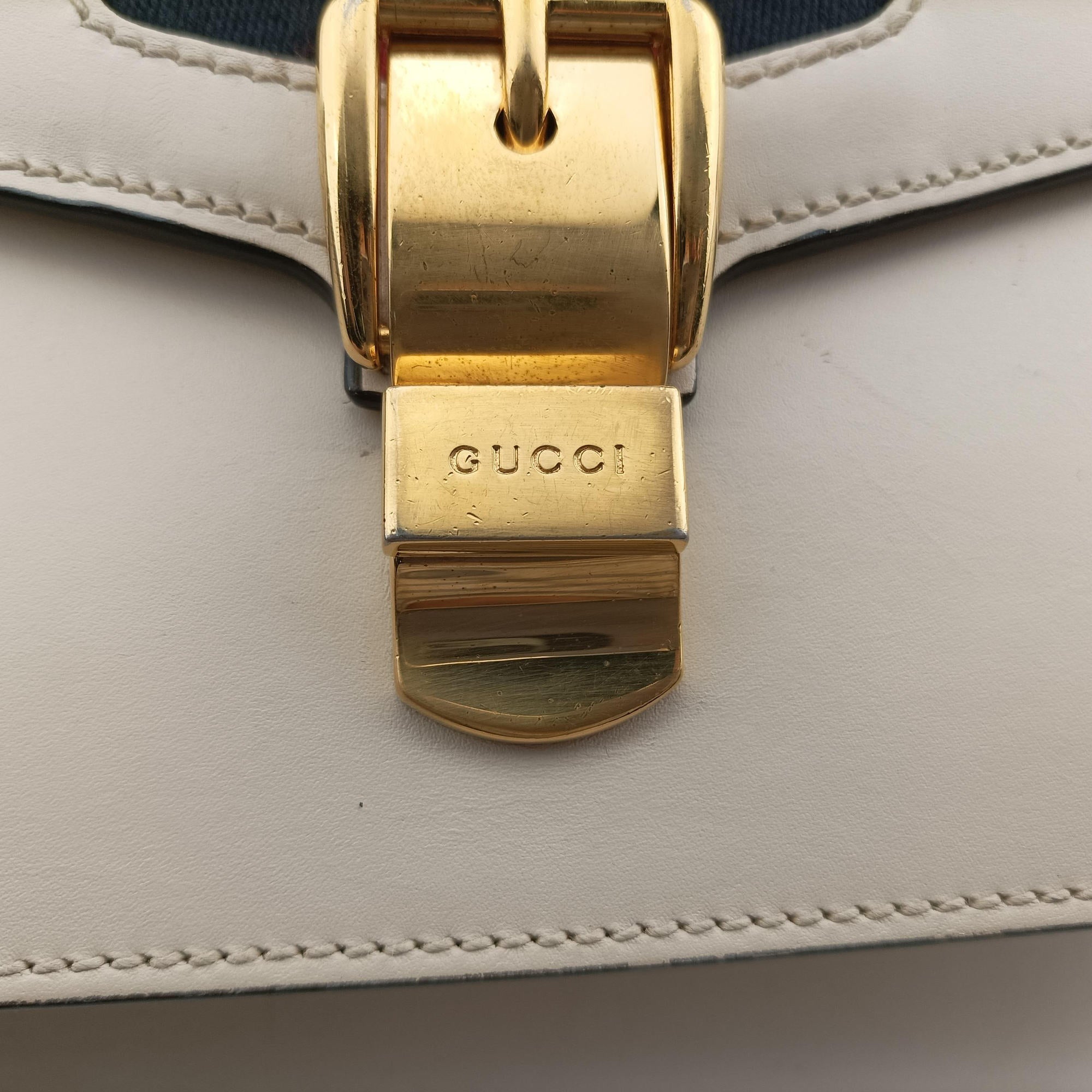 Pre-owned Gucci Sylvie Ivory×navy×red Leather 421882 shoulderbag | stylenewstar