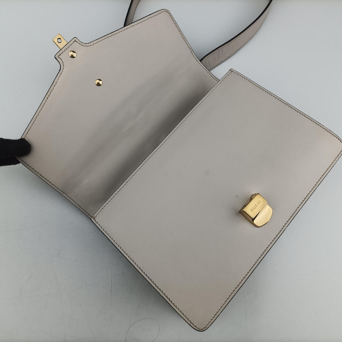 Pre-owned Gucci Sylvie Ivory×navy×red Leather 421882 shoulderbag | stylenewstar
