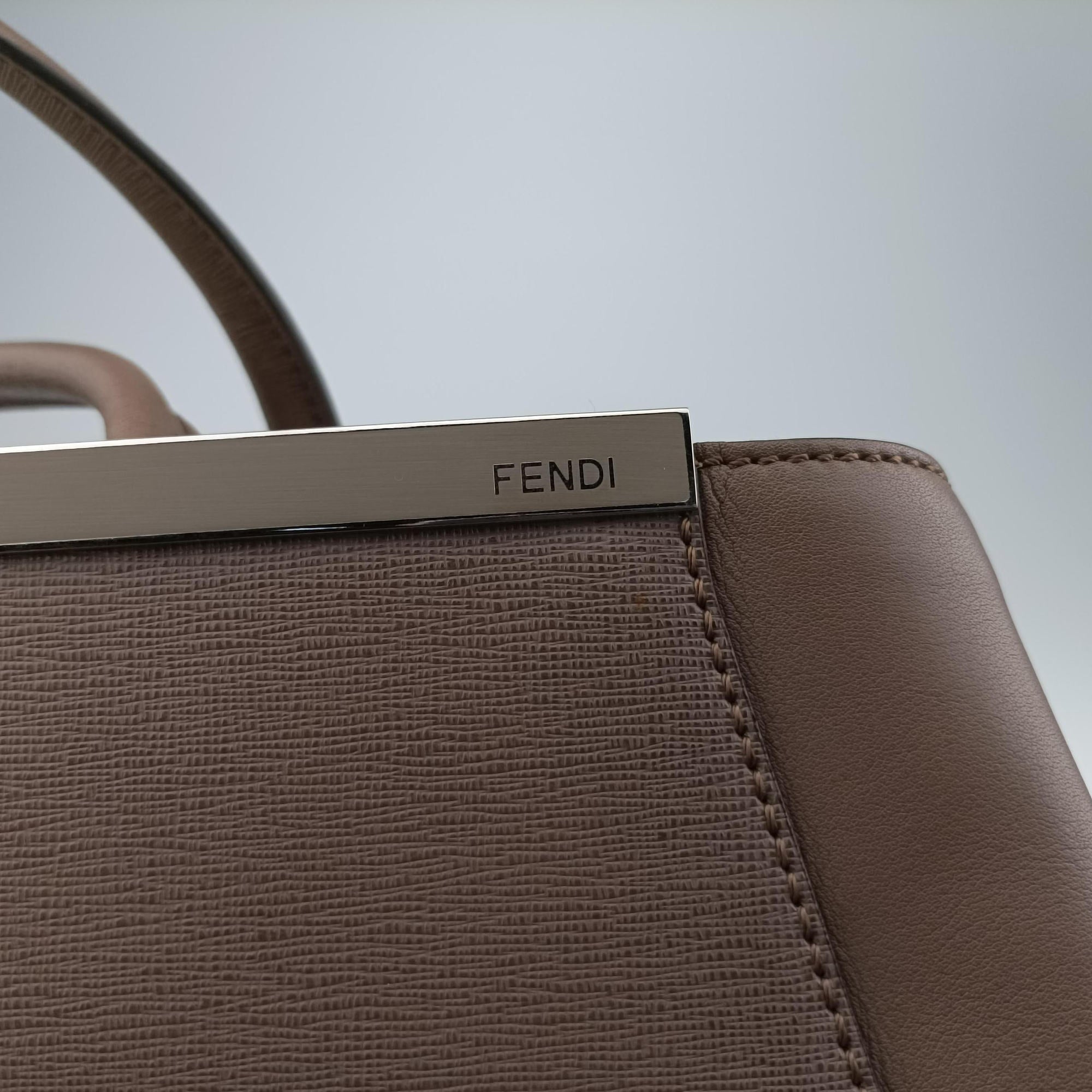 Vintage Fendi 2 JOURS Brown Leather 8BH250 shoulderbag | stylenewstar