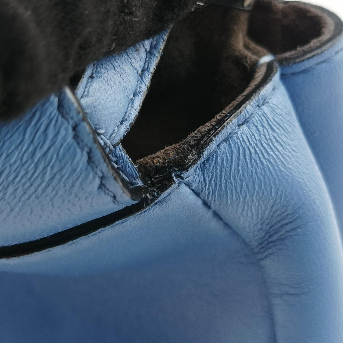 Pre-owned Fendi Micro Peekaboo Blue Leather 8M0355 shoulderbag | stylenewstar