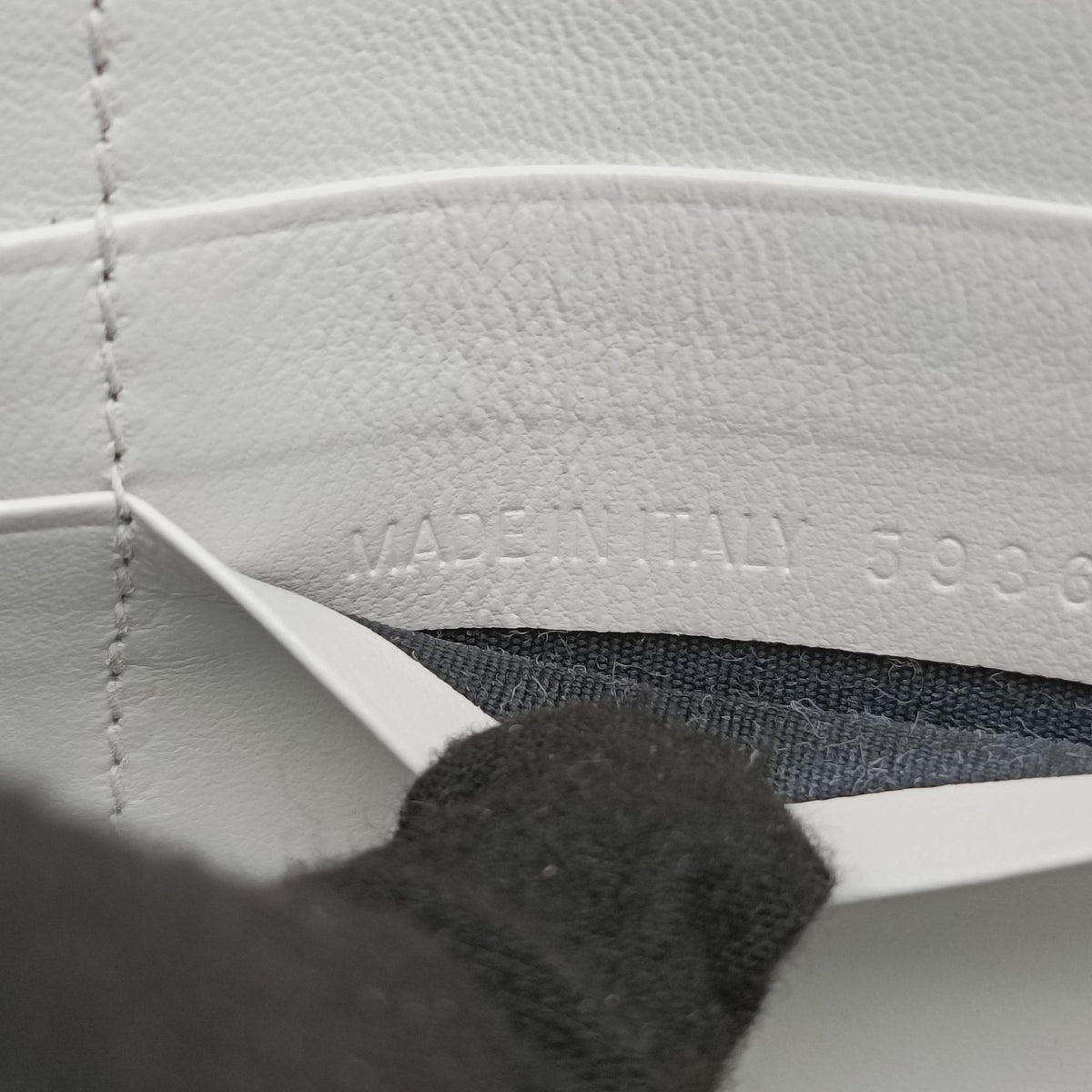 Pre-owned Burberry B.Logo White Leather  shoulderbag | stylenewstar