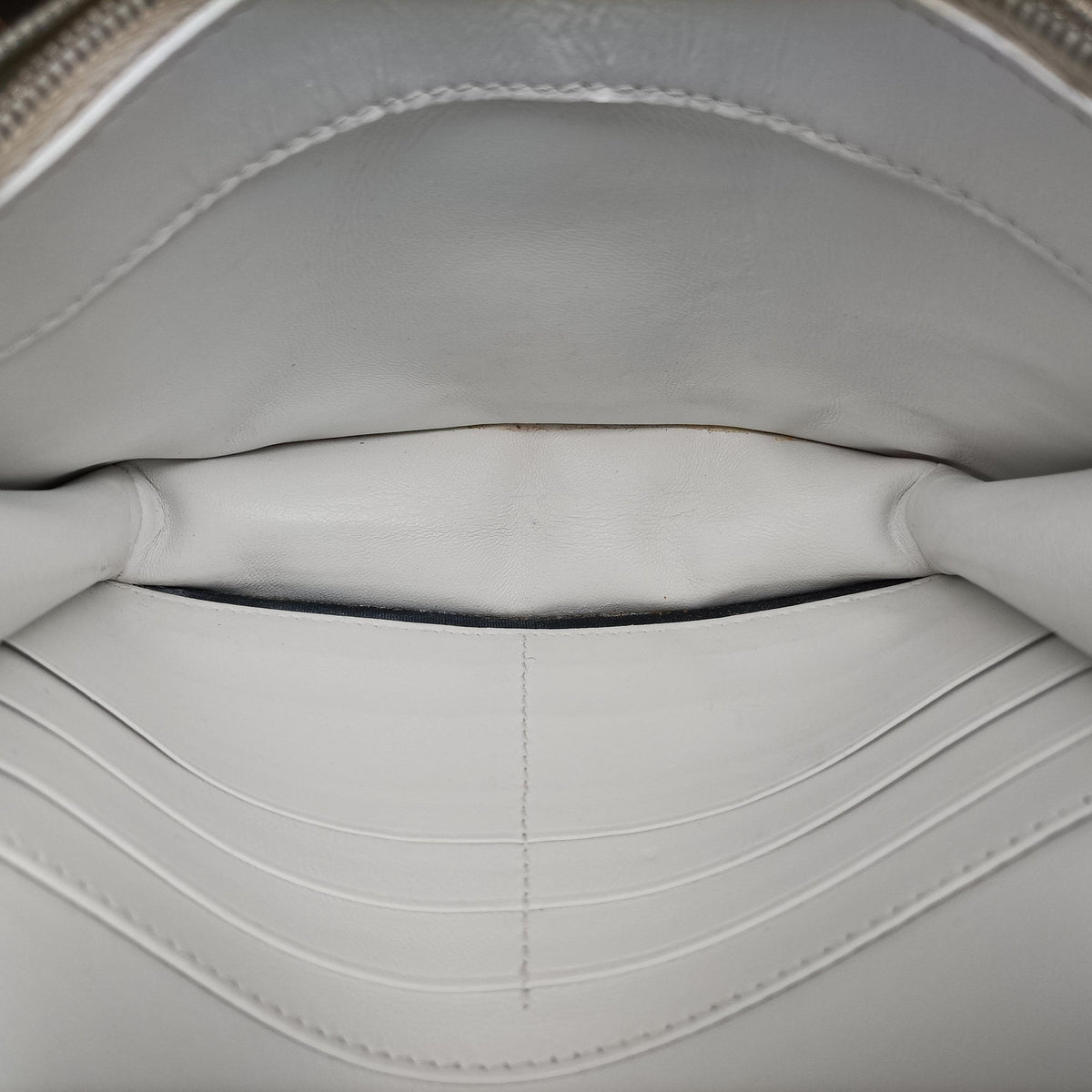 Pre-owned Burberry B.Logo White Leather  shoulderbag | stylenewstar