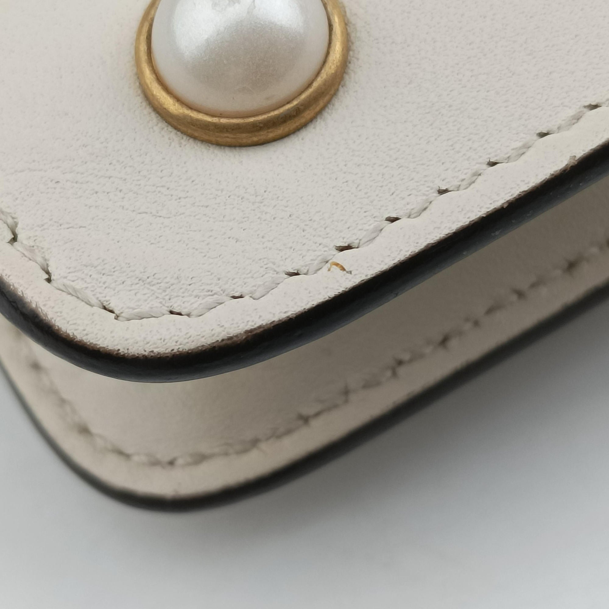 Pre-owned Gucci Broadway Pearl Bee White Leather 453778 shoulderbag | stylenewstar