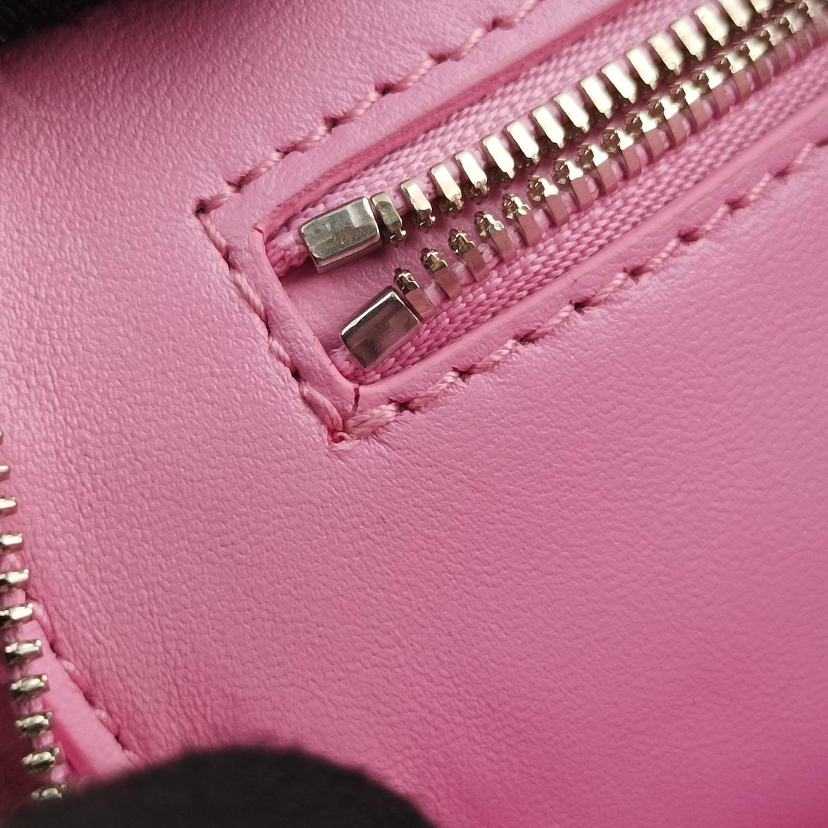 Vintage Balenciaga Le Cagole Pink Faux fur  shoulderbag | stylenewstar