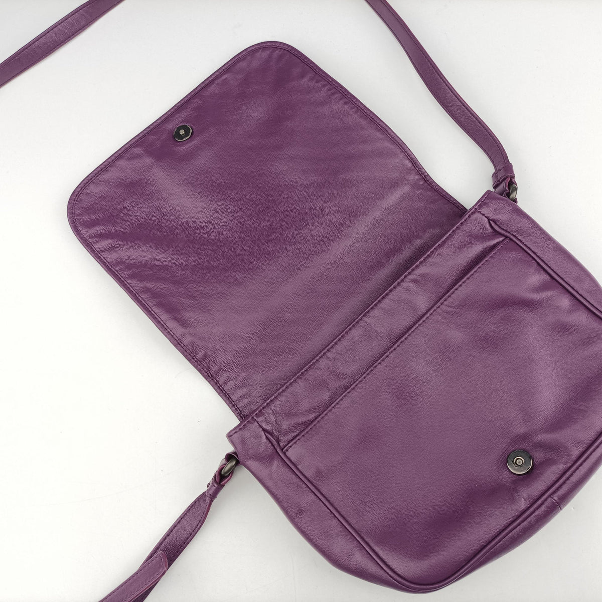 Secondhand Bottega Veneta Intrecciato Purple lambskin  shoulderbag | stylenewstar
