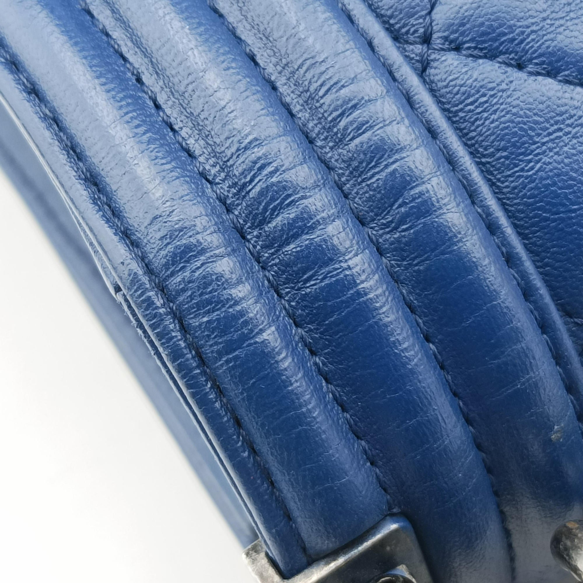 Pre-owned Chanel BOY CHANEL Blue leather A92193 shoulderbag | stylenewstar