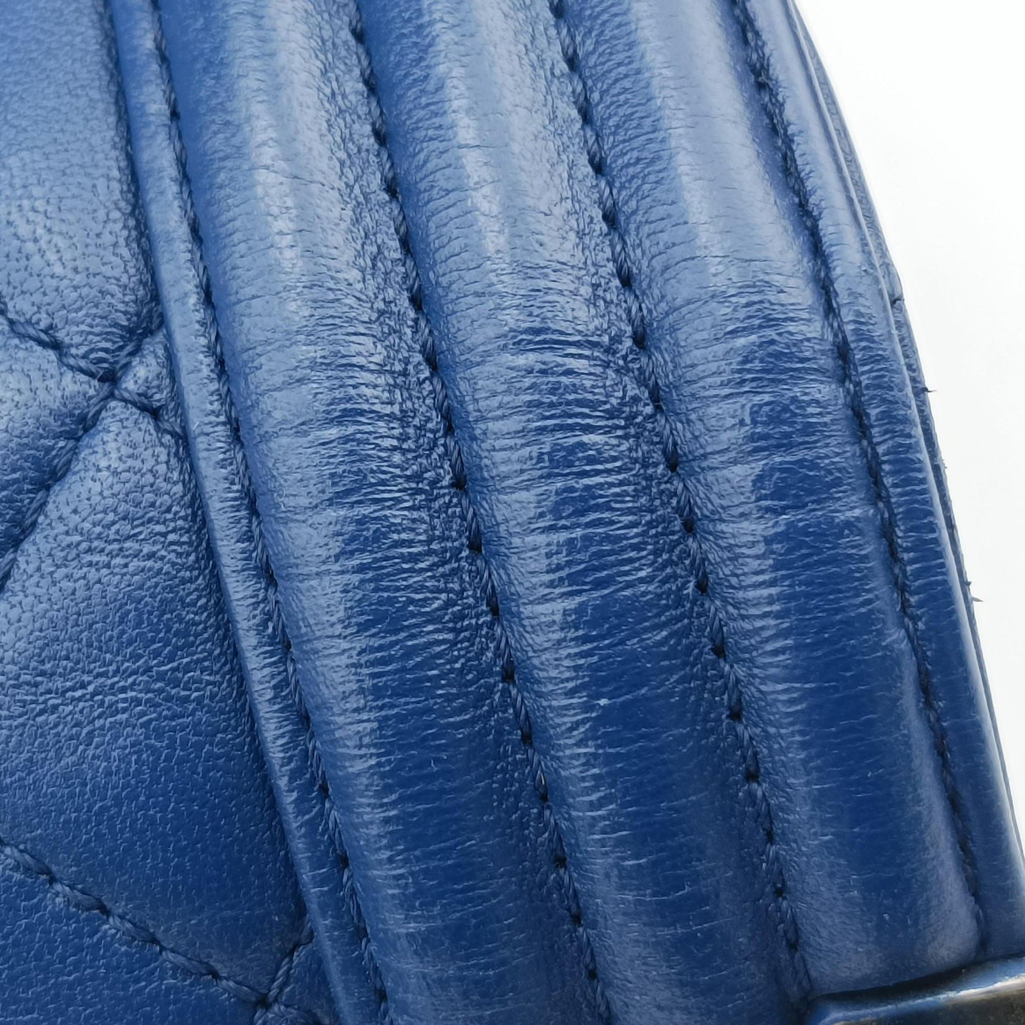Pre-owned Chanel BOY CHANEL Blue leather A92193 shoulderbag | stylenewstar