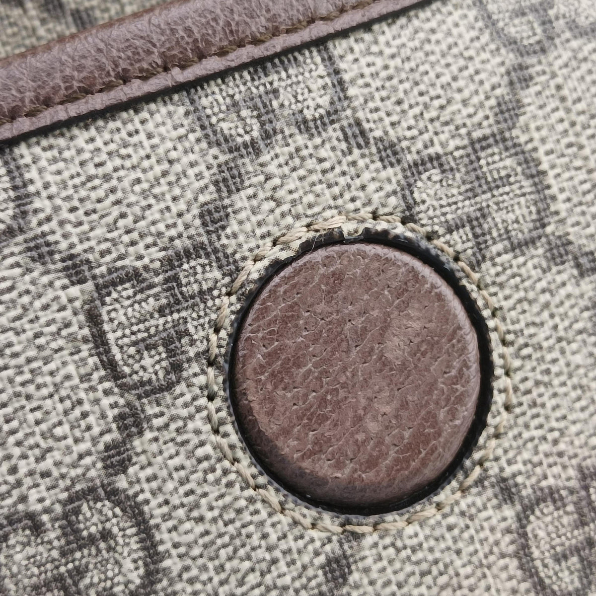 Secondhand Gucci NEO VINTAGE GG Supreme beige x Brown PVC coated canvas×Leather 493930 bum bag/waist bag | stylenewstar