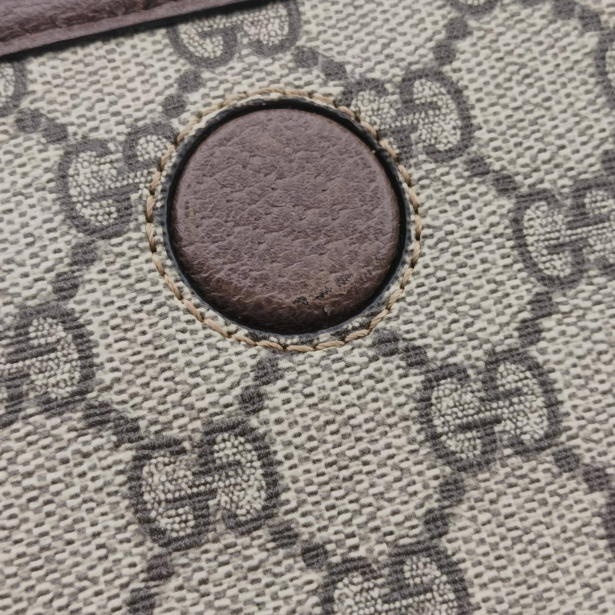 Secondhand Gucci NEO VINTAGE GG Supreme beige x Brown PVC coated canvas×Leather 493930 bum bag/waist bag | stylenewstar