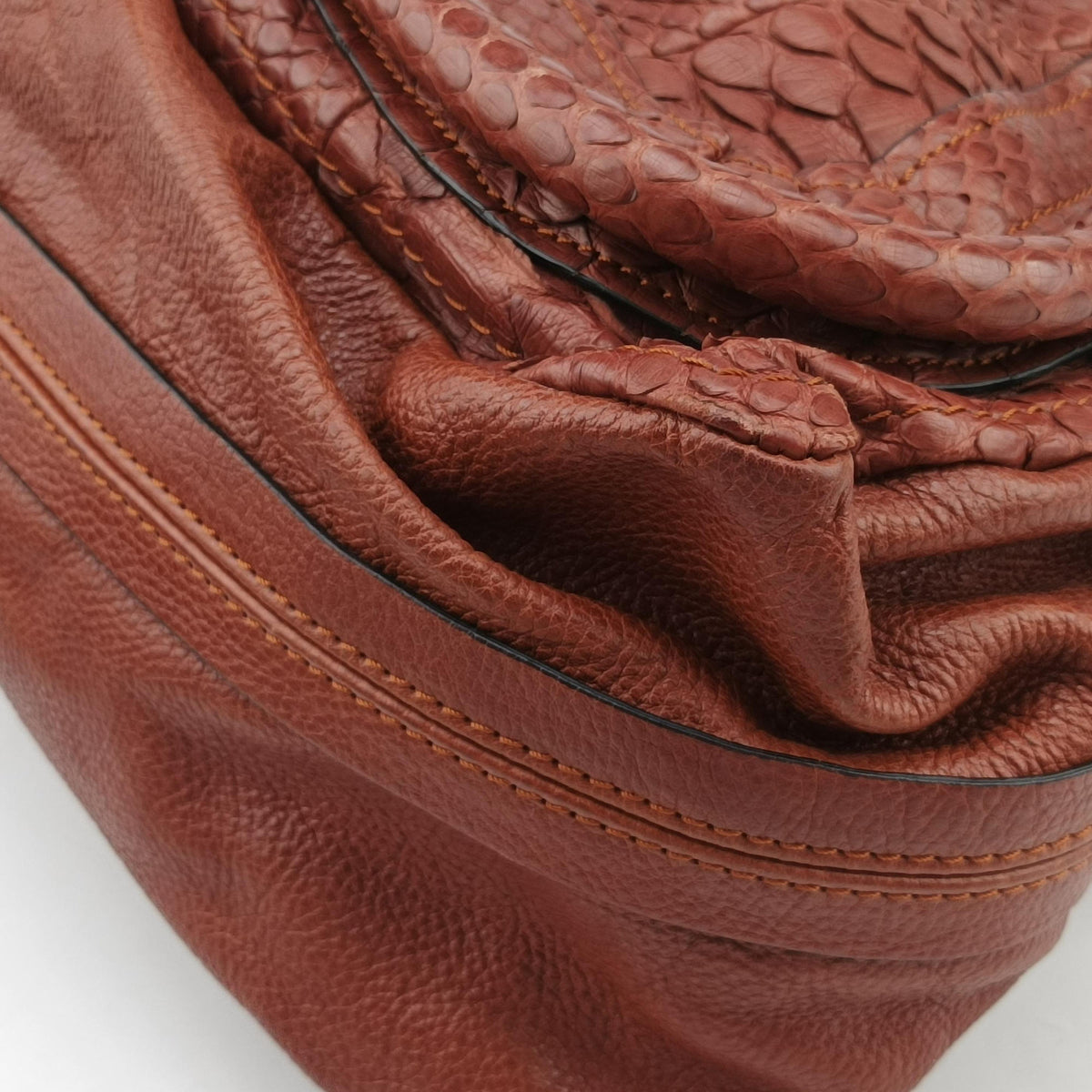 Pre-owned Chloe Paraty Burgundy Snakeskin  shoulderbag | stylenewstar