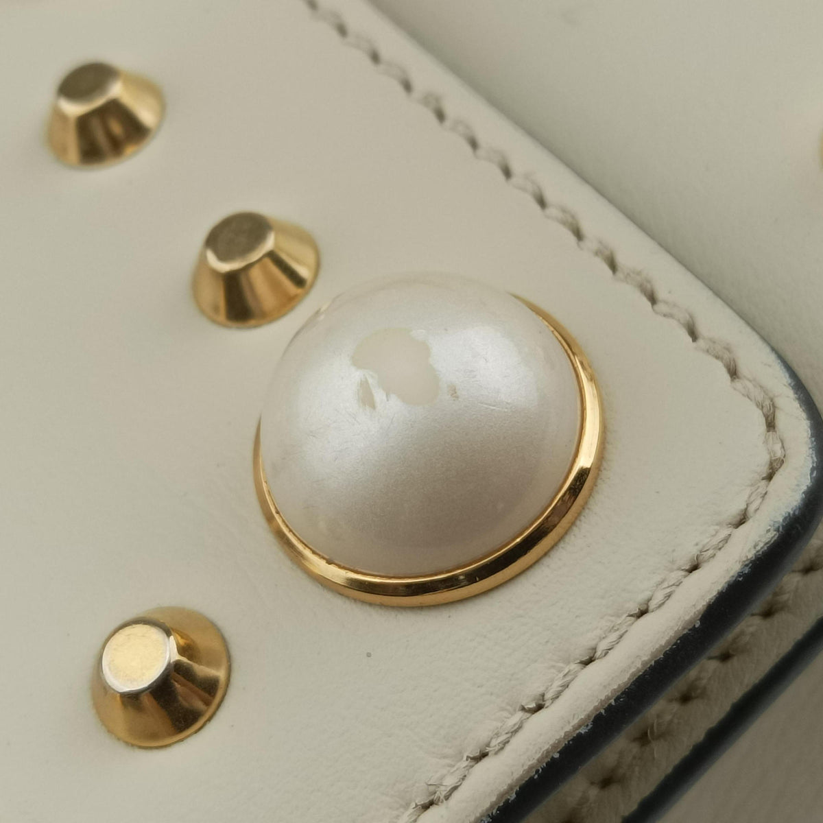 Secondhand Gucci Padlock White Leather 432182 shoulderbag | stylenewstar