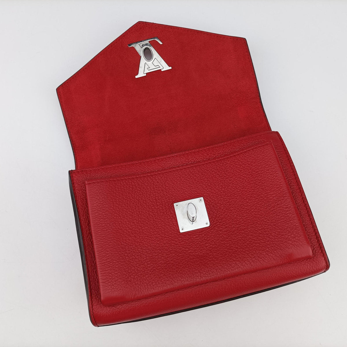 Pre-owned Louis Vuitton MyLockme BB Ruby Leather M51419 shoulderbag | stylenewstar