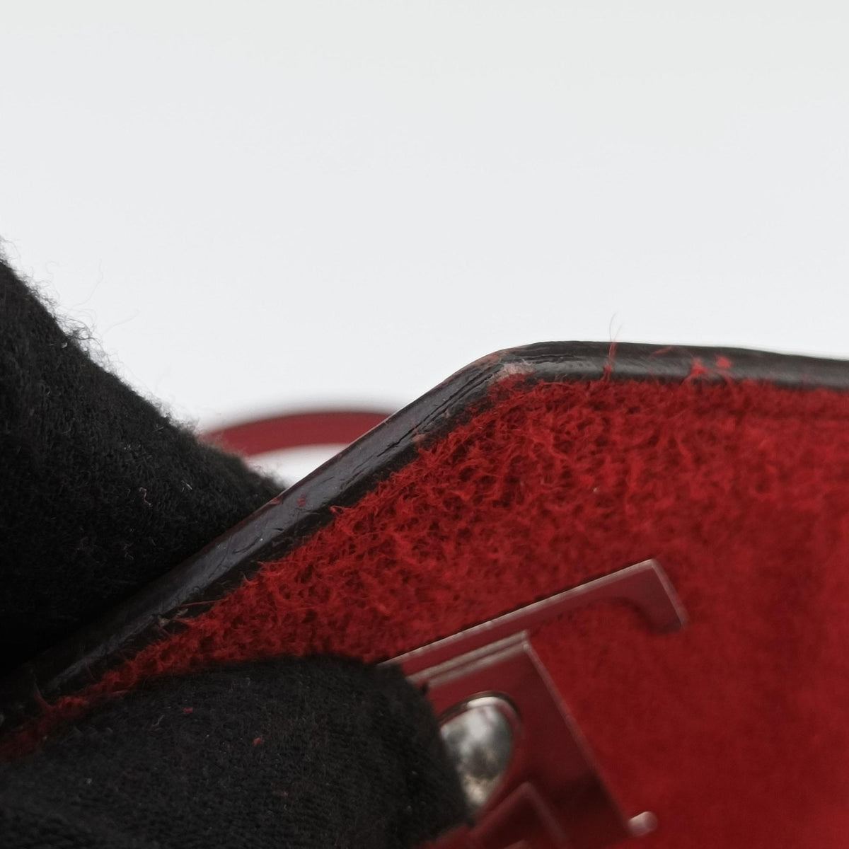 Pre-owned Louis Vuitton MyLockme BB Ruby Leather M51419 shoulderbag | stylenewstar