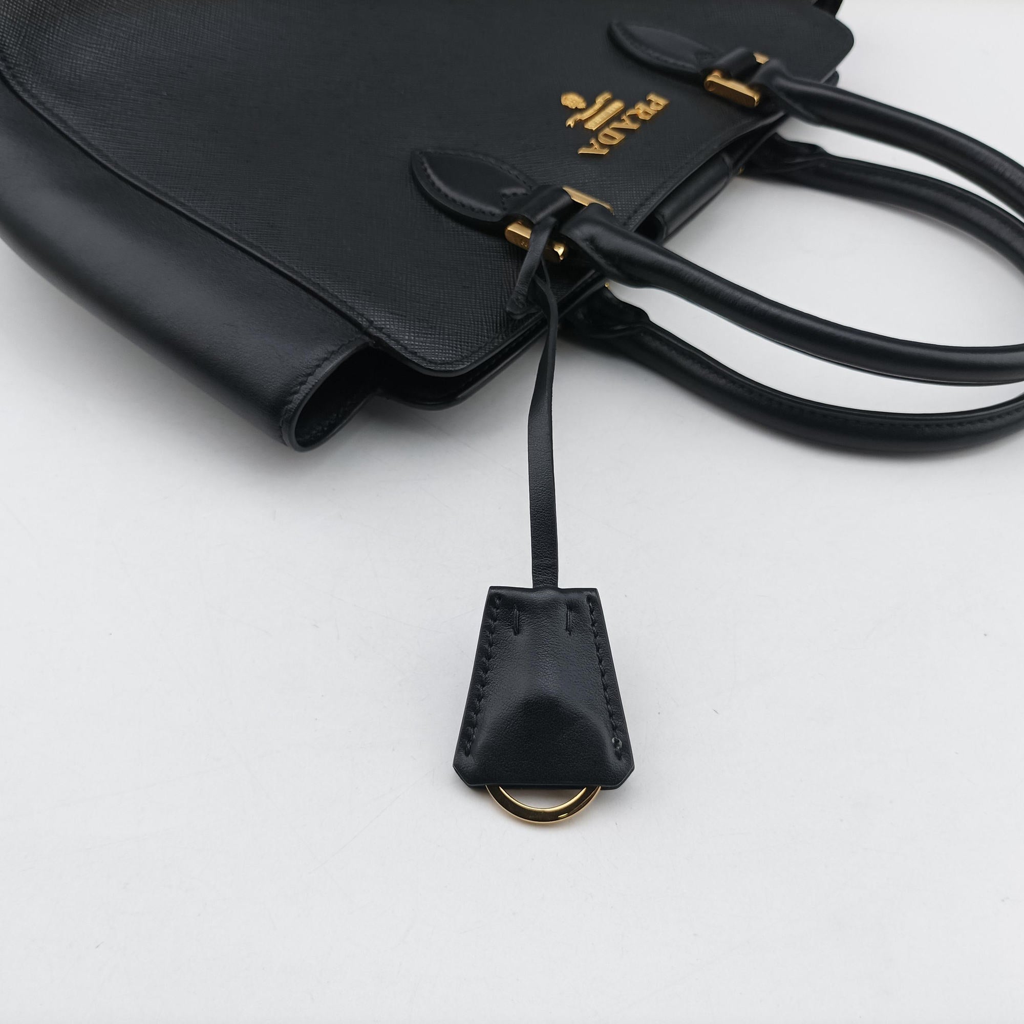 Pre-owned Prada Monochrome Black SAFFIANO Leather 1BA113 shoulderbag | stylenewstar