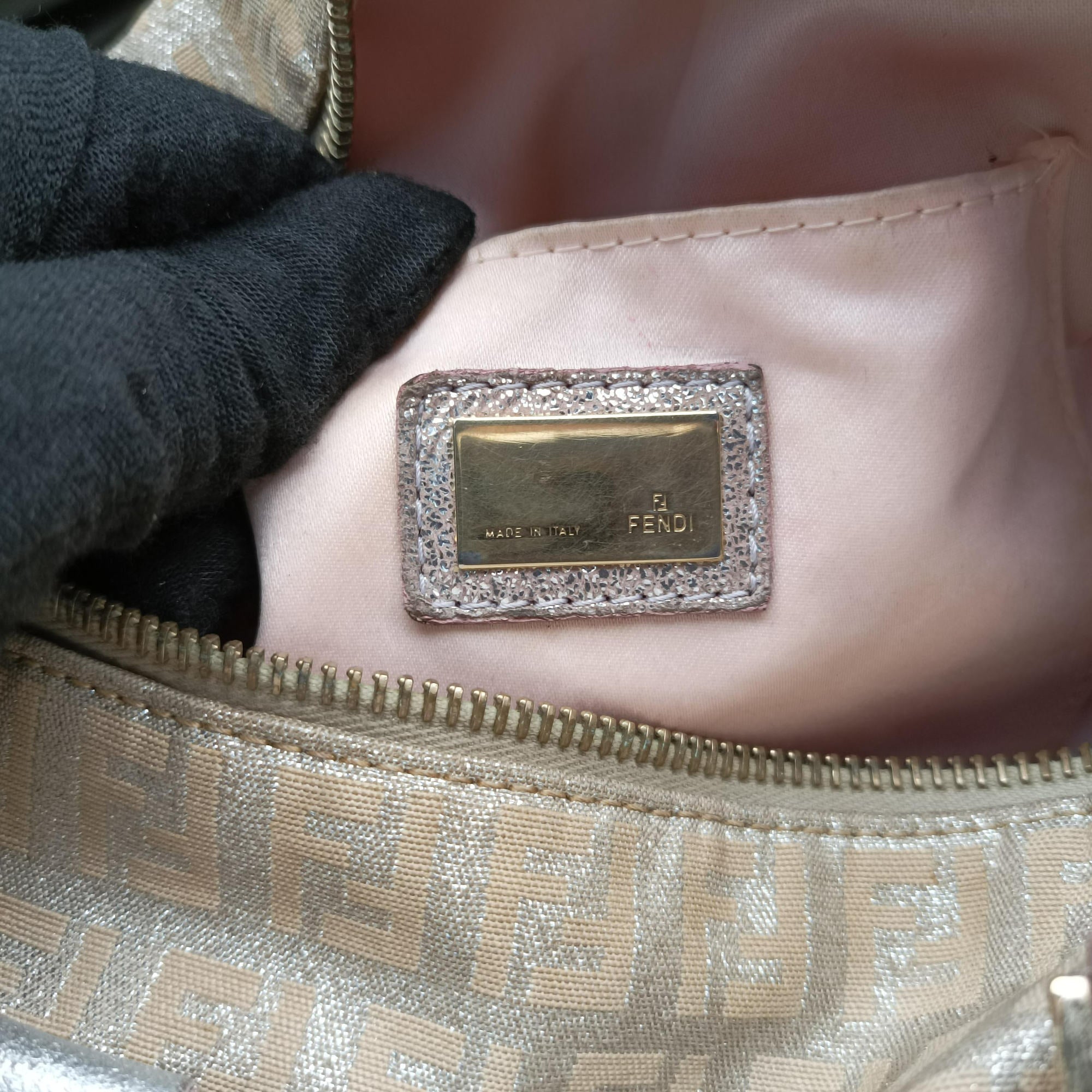 Pre-owned Fendi Zucchino Glitter Logo Silver canvas 8BL068 handbag | stylenewstar