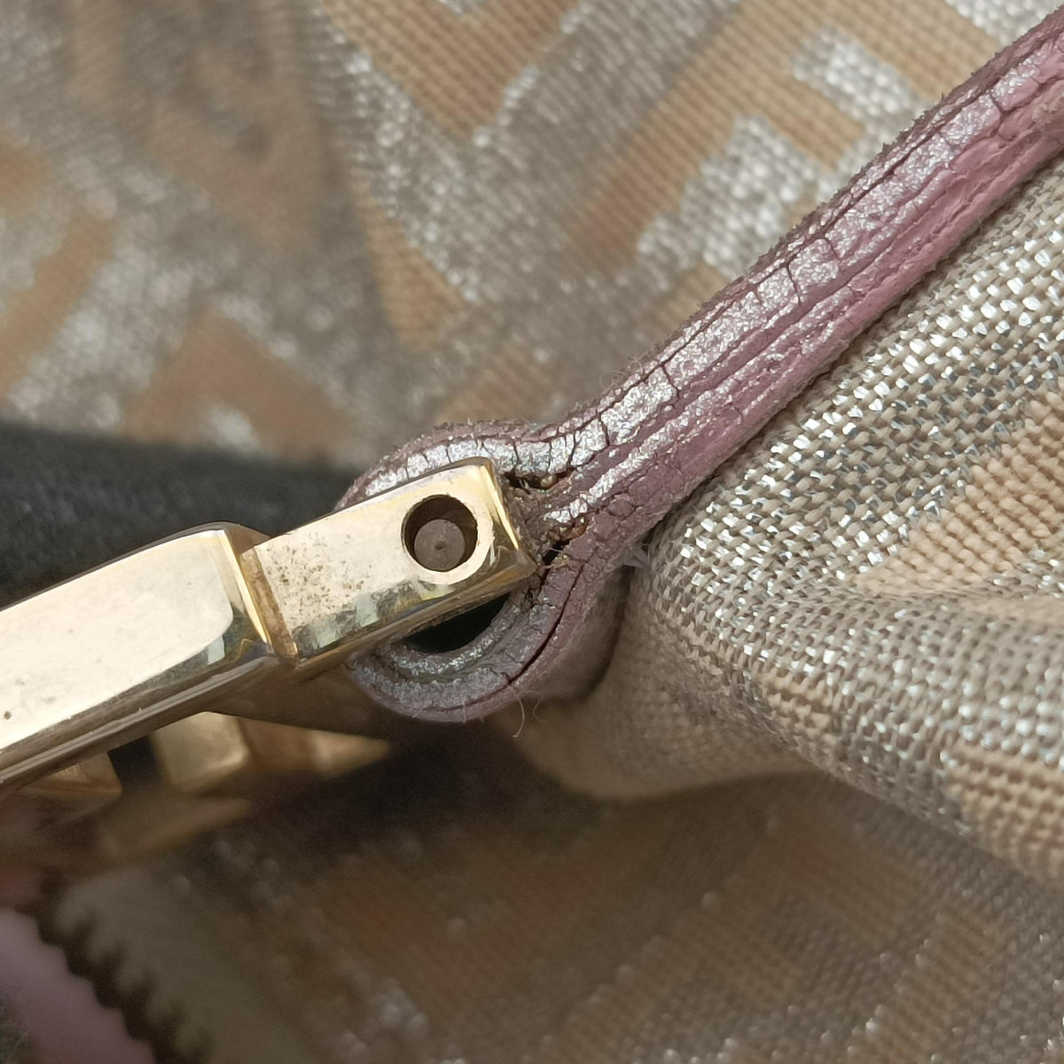Pre-owned Fendi Zucchino Glitter Logo Silver canvas 8BL068 handbag | stylenewstar