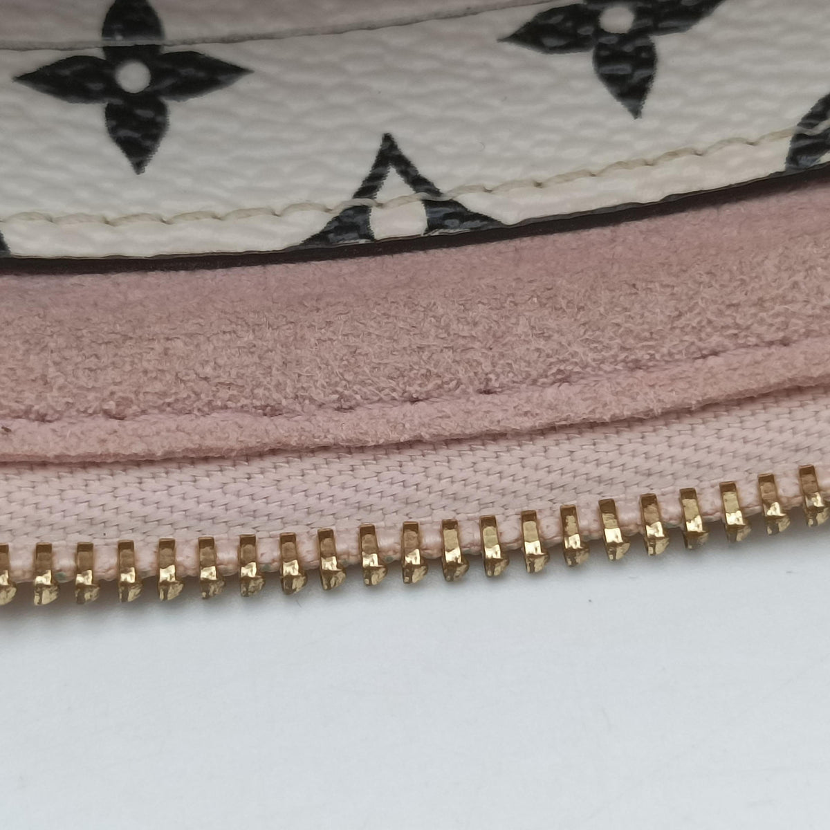 Secondhand Louis Vuitton Pochette Double Zip ROUGE Monogram Giant M67561 shoulderbag | stylenewstar