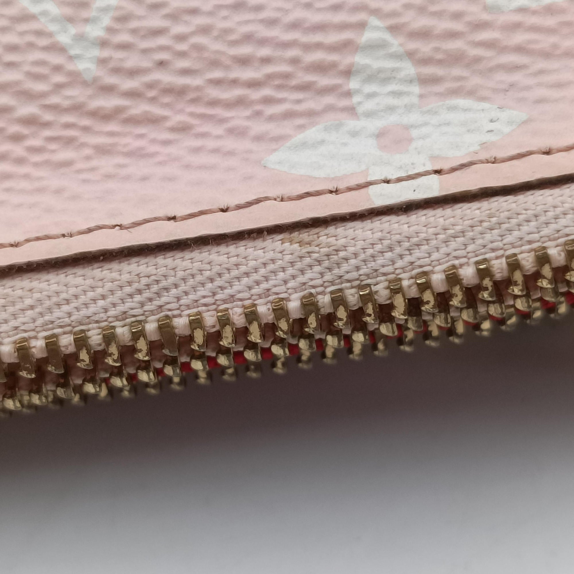 Secondhand Louis Vuitton Pochette Double Zip ROUGE Monogram Giant M67561 shoulderbag | stylenewstar
