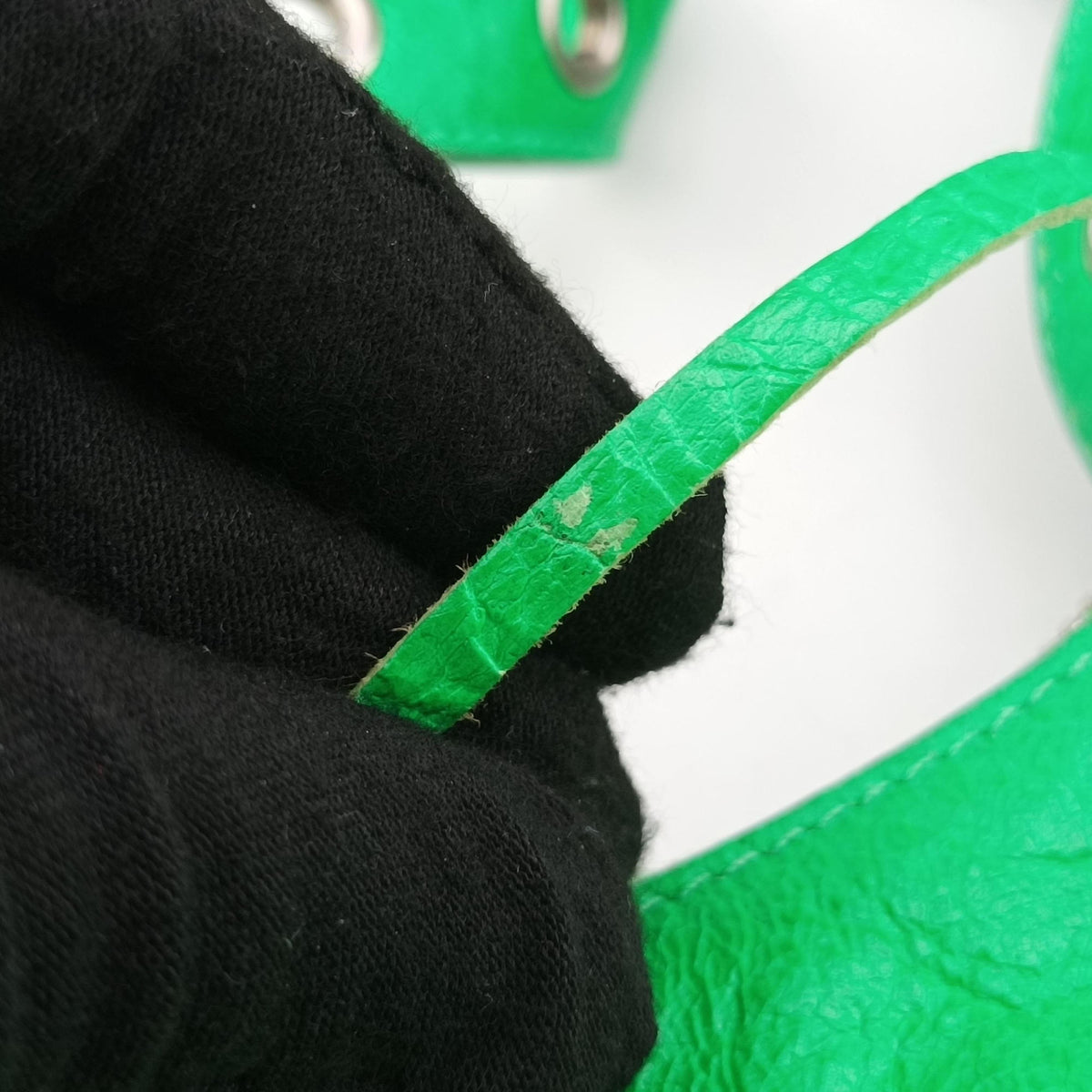 Pre-owned Balenciaga Le Cagole Green Leather  shoulderbag | stylenewstar