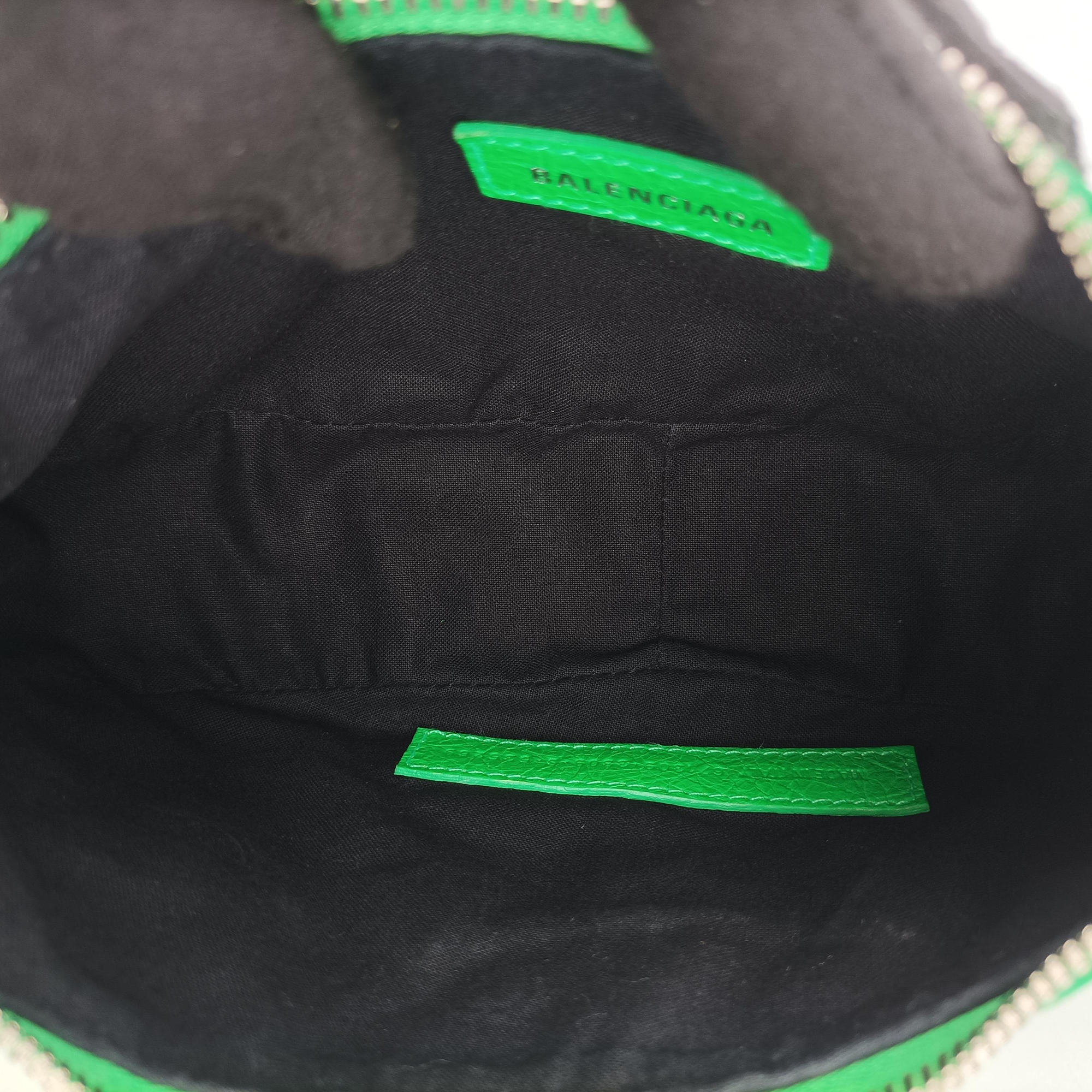 Pre-owned Balenciaga Le Cagole Green Leather  shoulderbag | stylenewstar