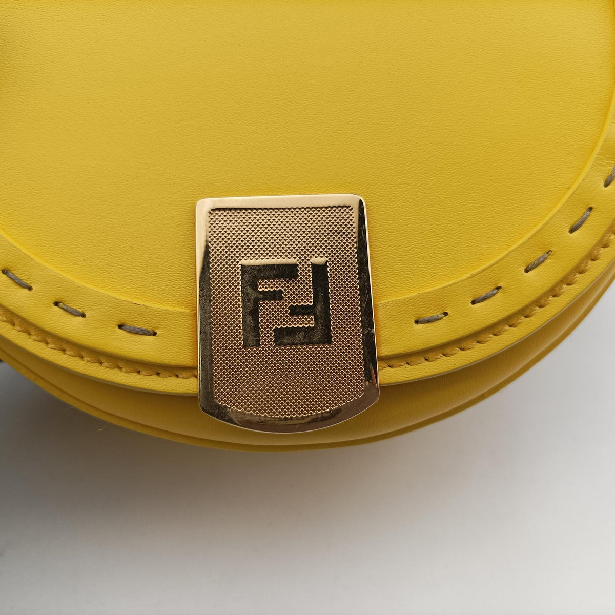 Secondhand Fendi Moonlight Yellow Leather 8BT346 shoulderbag | stylenewstar