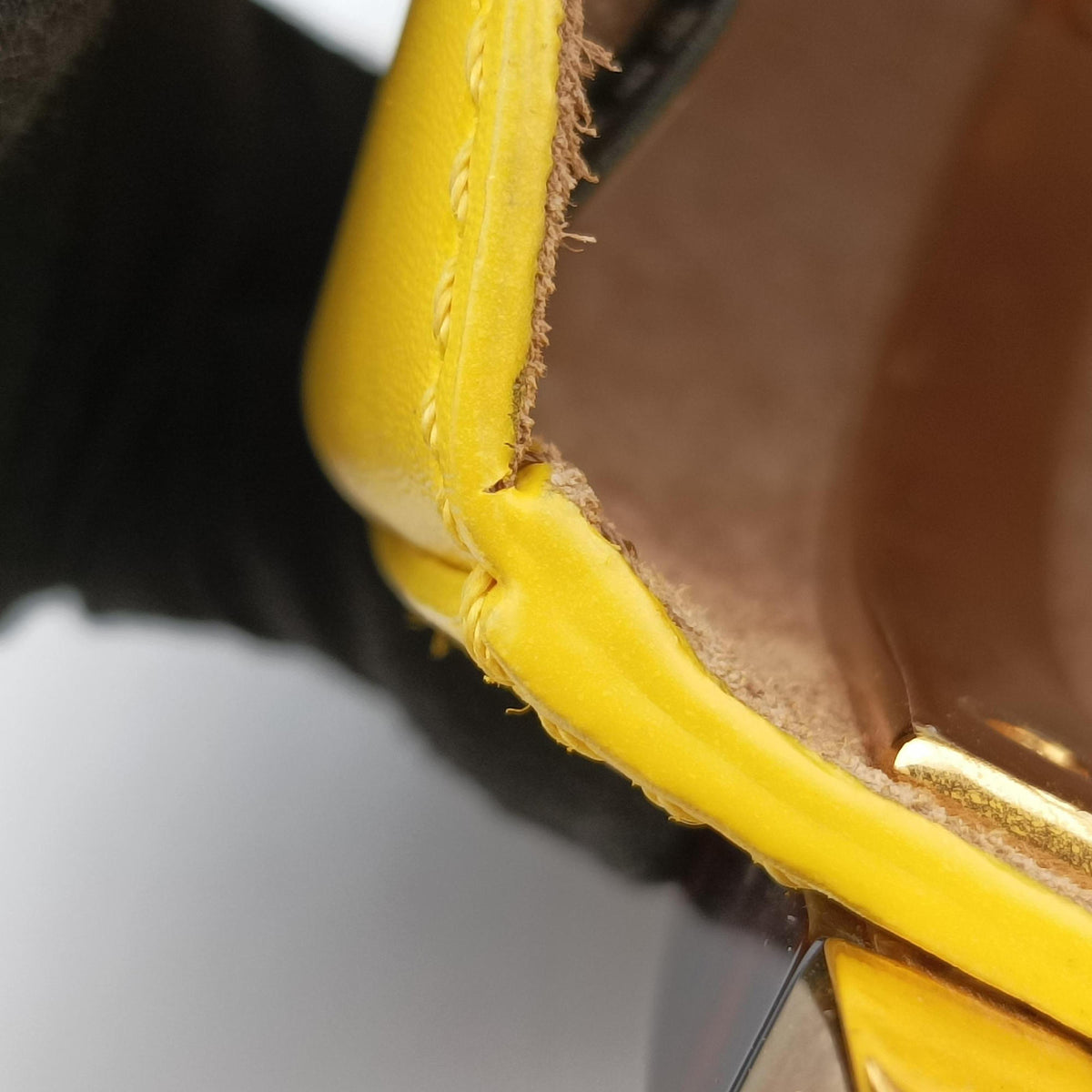 Secondhand Fendi Moonlight Yellow Leather 8BT346 shoulderbag | stylenewstar
