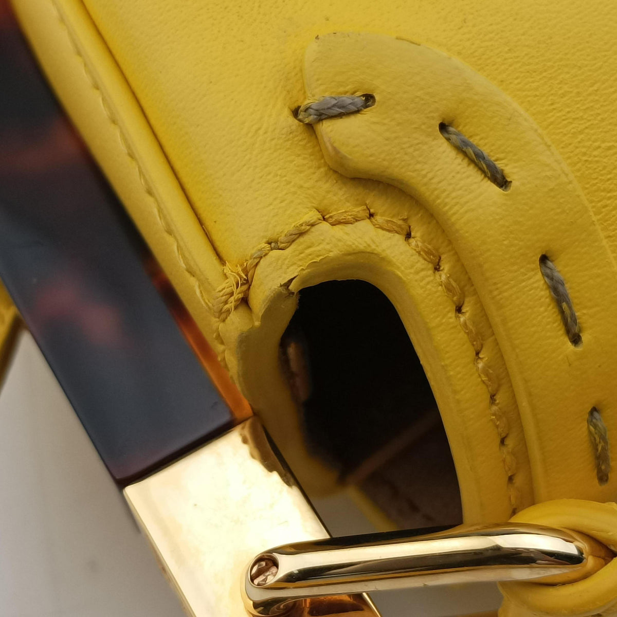 Secondhand Fendi Moonlight Yellow Leather 8BT346 shoulderbag | stylenewstar