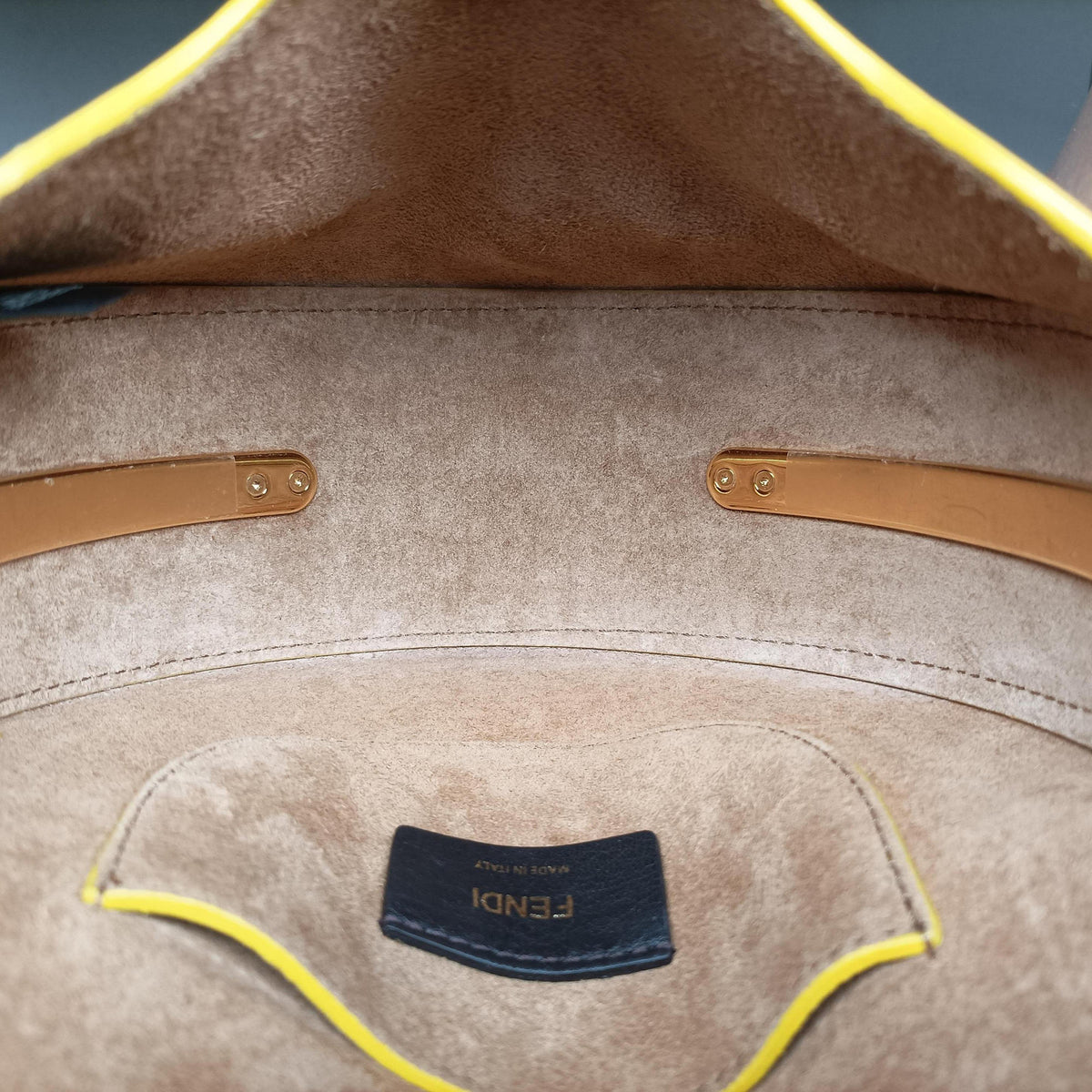 Secondhand Fendi Moonlight Yellow Leather 8BT346 shoulderbag | stylenewstar