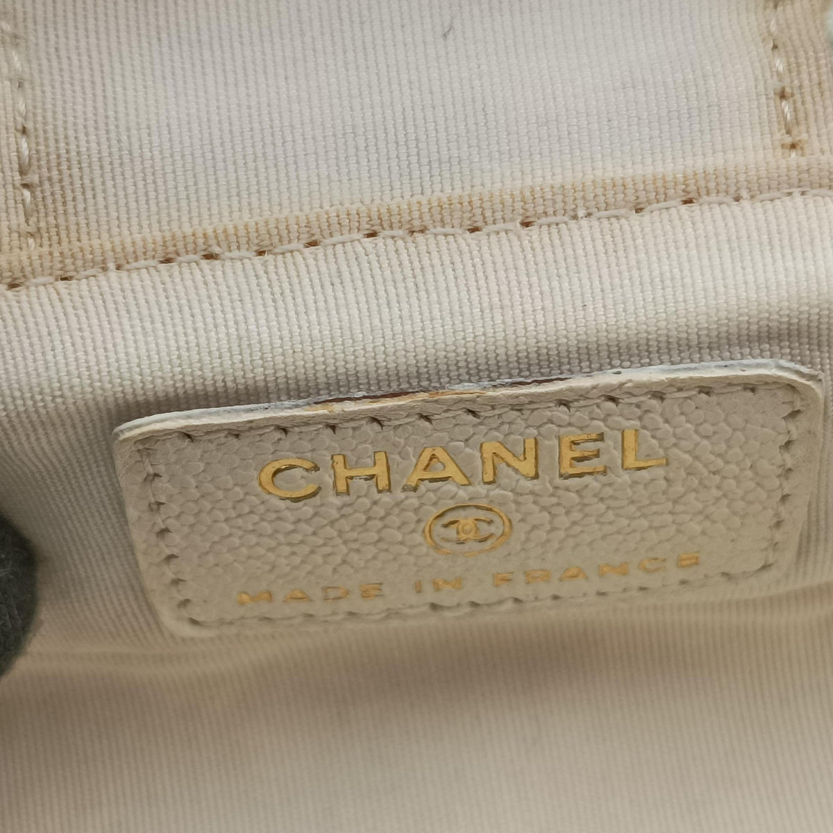 Vintage Chanel Micro Vanity Case White caviar skin AP2194 shoulderbag | stylenewstar