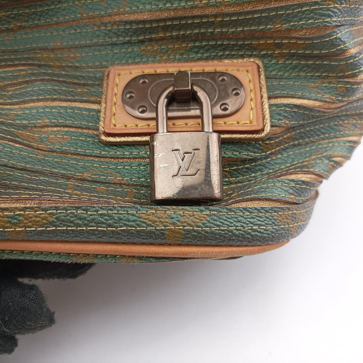 Pre-owned Louis Vuitton Neo Khaki×Green Monogram Eden M40356 shoulderbag | stylenewstar