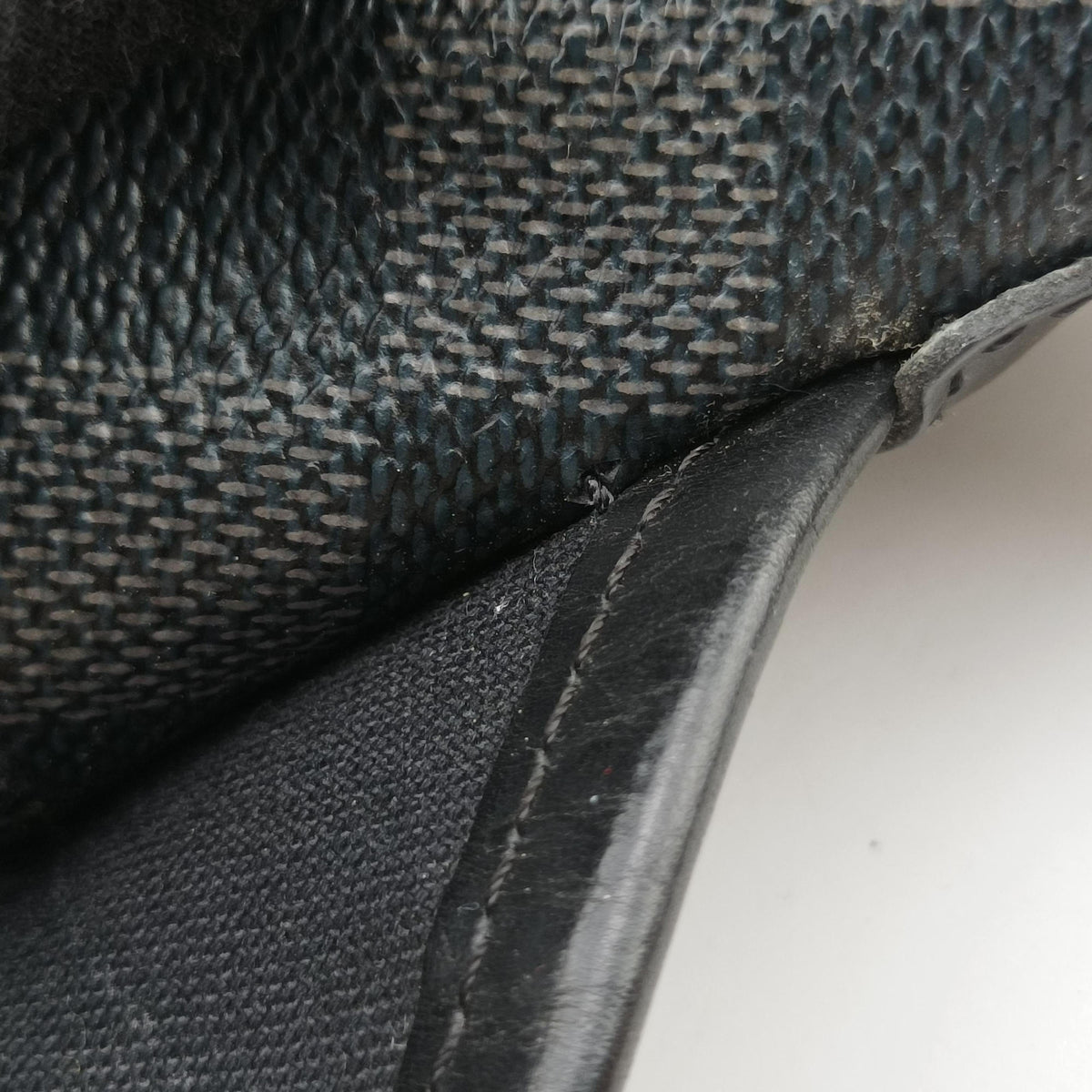 Vintage Louis Vuitton DANIEL GM Noir Damier GRAPHITE N58033 crossbodybag | stylenewstar