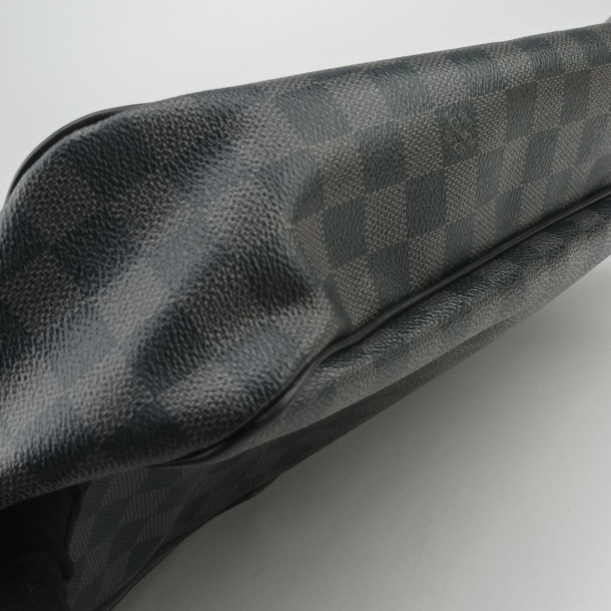 Vintage Louis Vuitton DANIEL GM Noir Damier GRAPHITE N58033 crossbodybag | stylenewstar