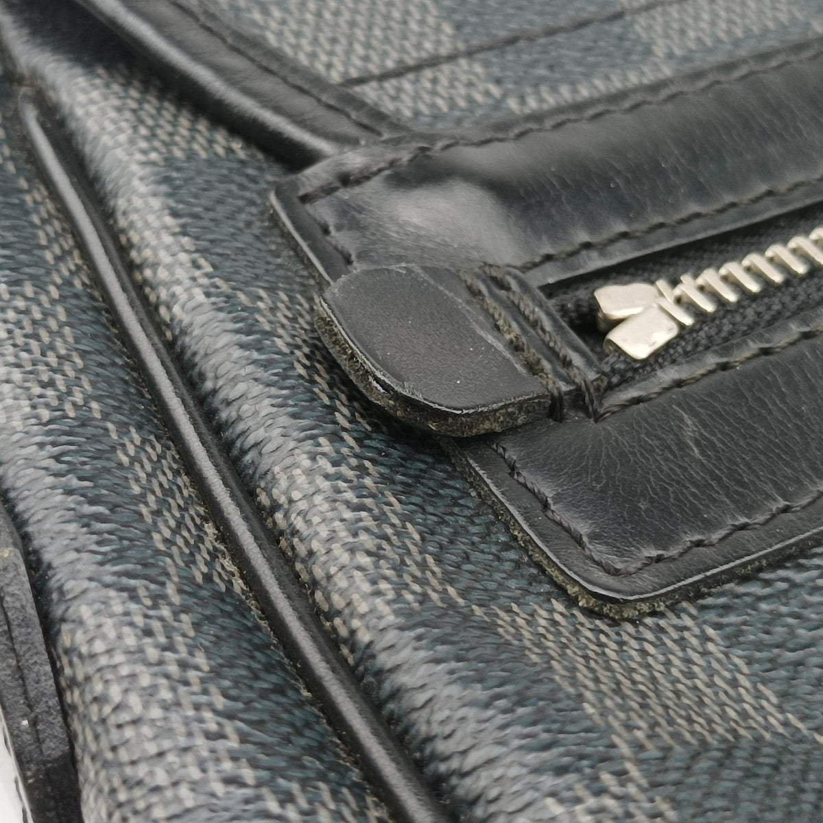 Vintage Louis Vuitton DANIEL GM Noir Damier GRAPHITE N58033 crossbodybag | stylenewstar