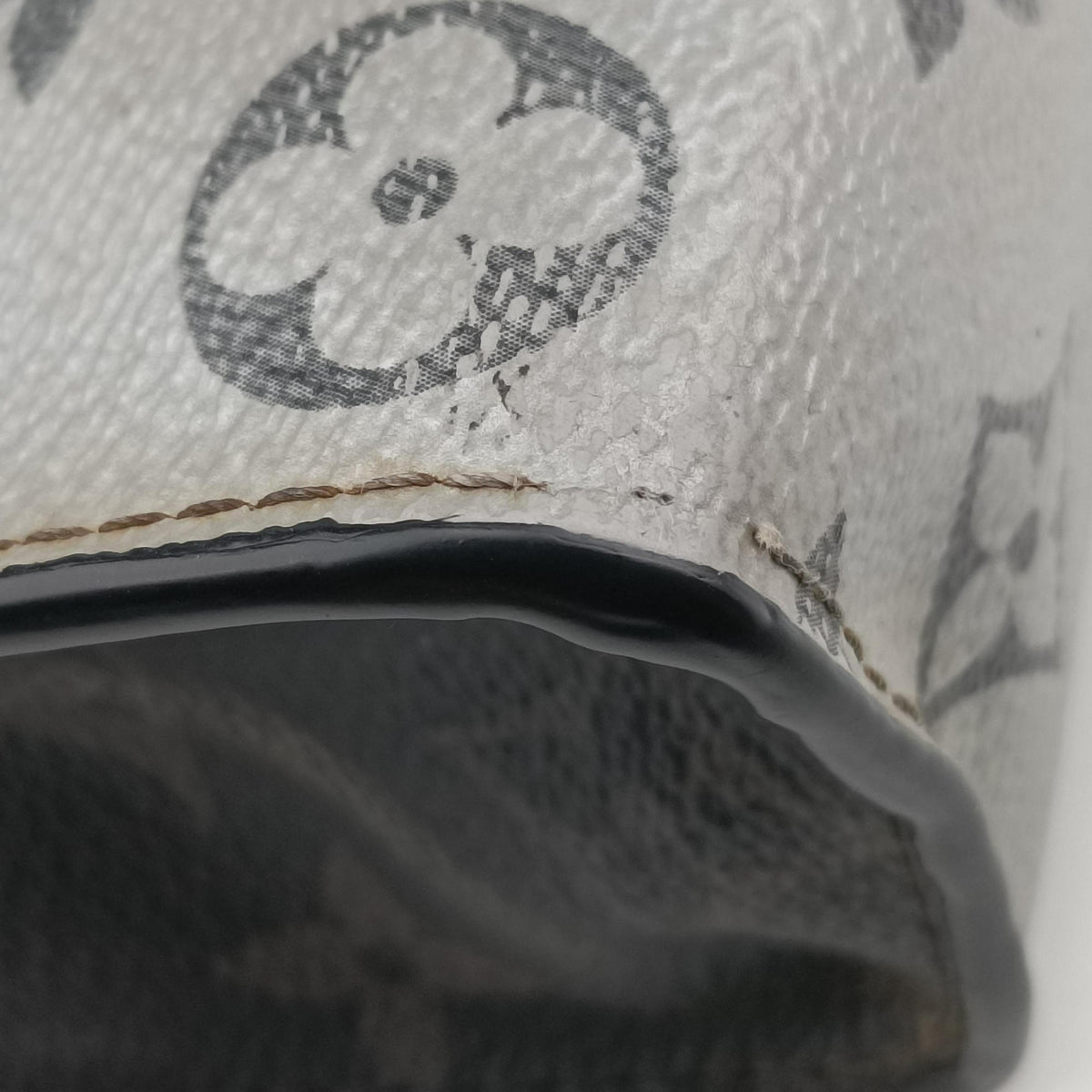 Pre-owned Louis Vuitton Pochette Voyage MM Black x Silver Monogram Split M63039 clutchbag | stylenewstar