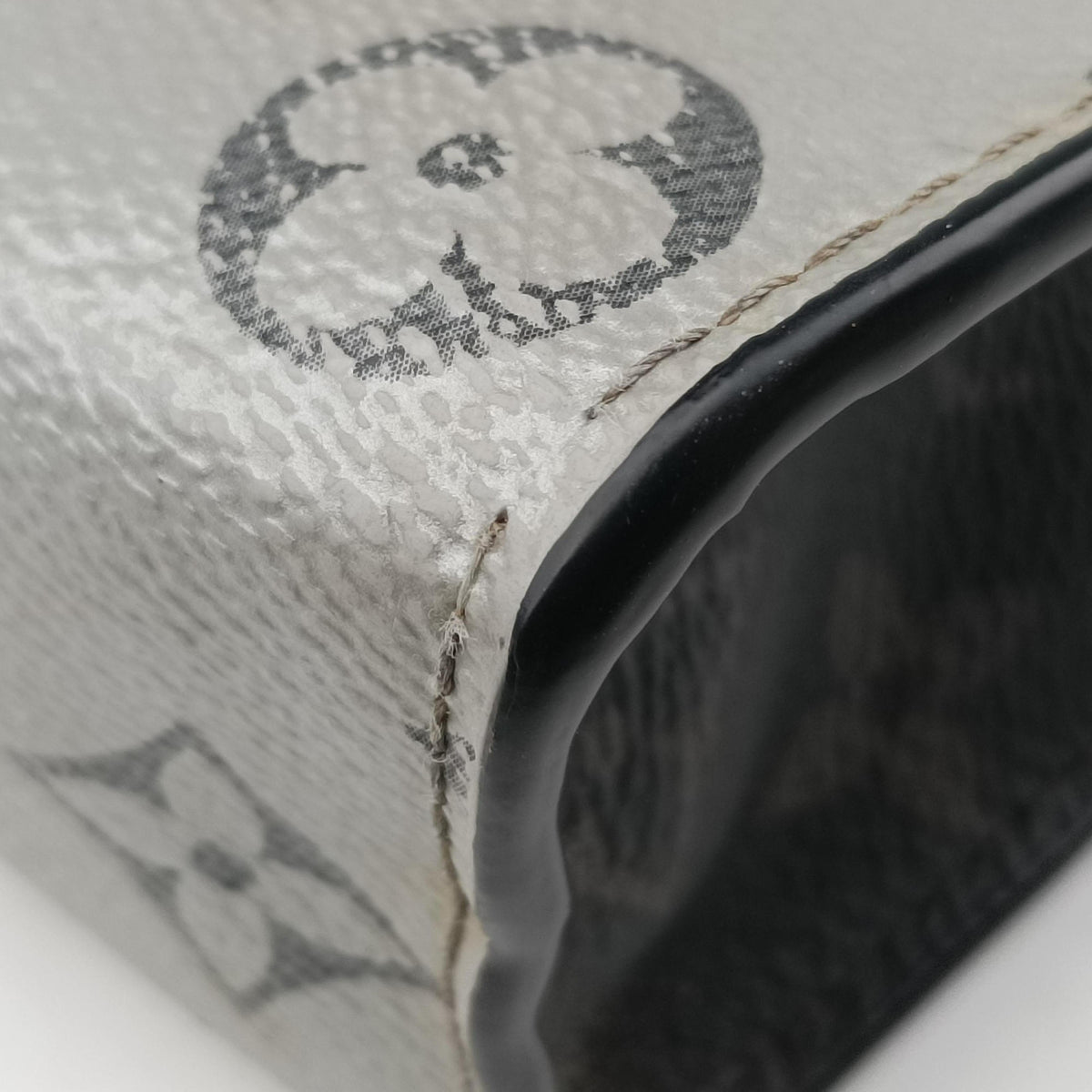 Pre-owned Louis Vuitton Pochette Voyage MM Black x Silver Monogram Split M63039 clutchbag | stylenewstar