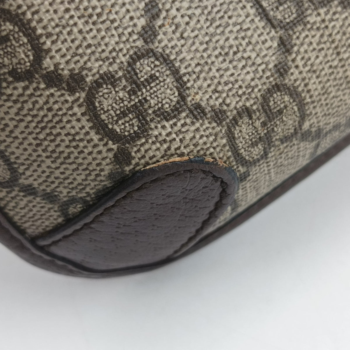 Pre-owned Gucci NEO VINTAGE GG Supreme Beige x Brown PVC coated canvas 493930 bum bag/waist bag | stylenewstar