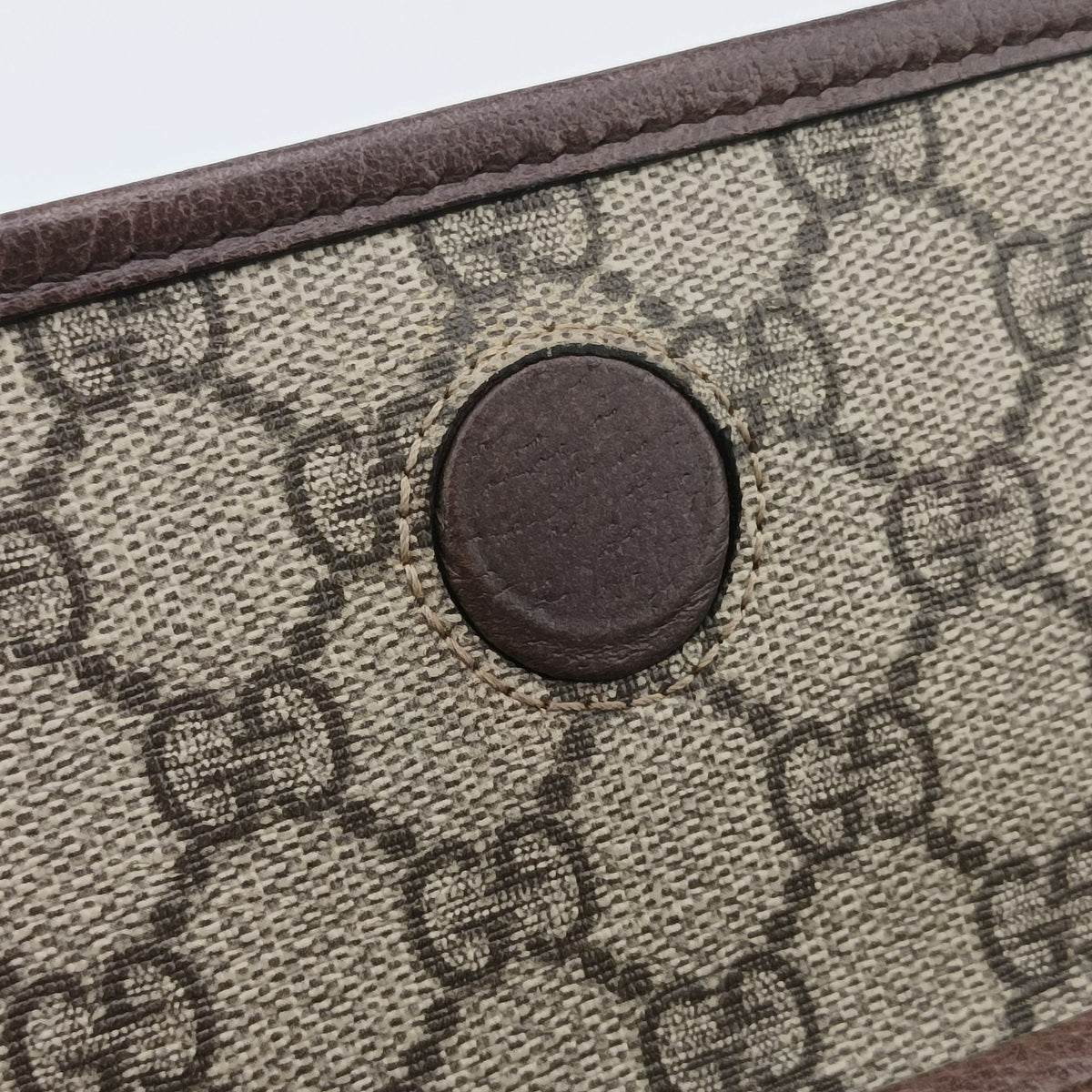 Pre-owned Gucci NEO VINTAGE GG Supreme Beige x Brown PVC coated canvas 493930 bum bag/waist bag | stylenewstar