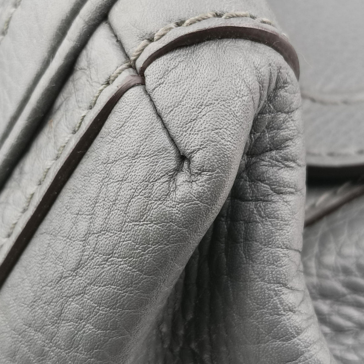 Pre-owned Gucci Bella Grey Leather 282301 shoulderbag | stylenewstar