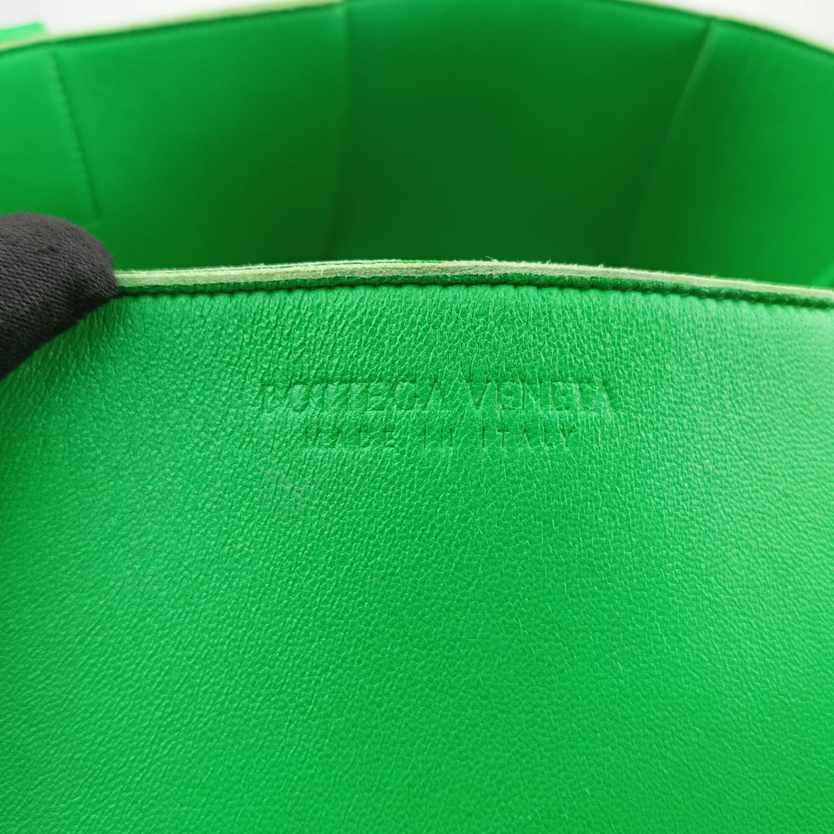 Vintage Bottega Veneta THE ARCO Tote Medium Green lambskin  handbag | stylenewstar