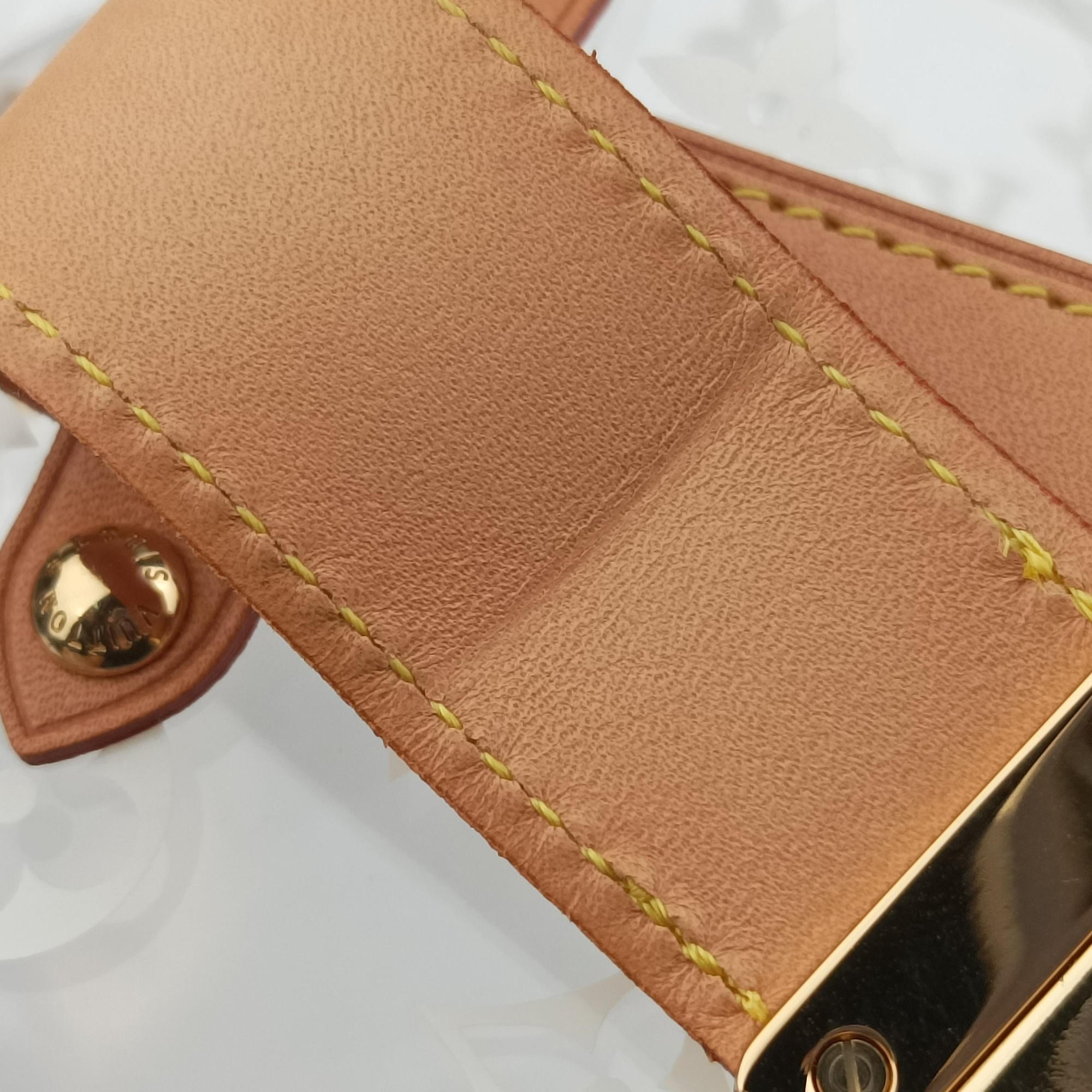 Pre-owned Louis Vuitton Box Scott Transparent Monogram Plexiglass  clutchbag | stylenewstar