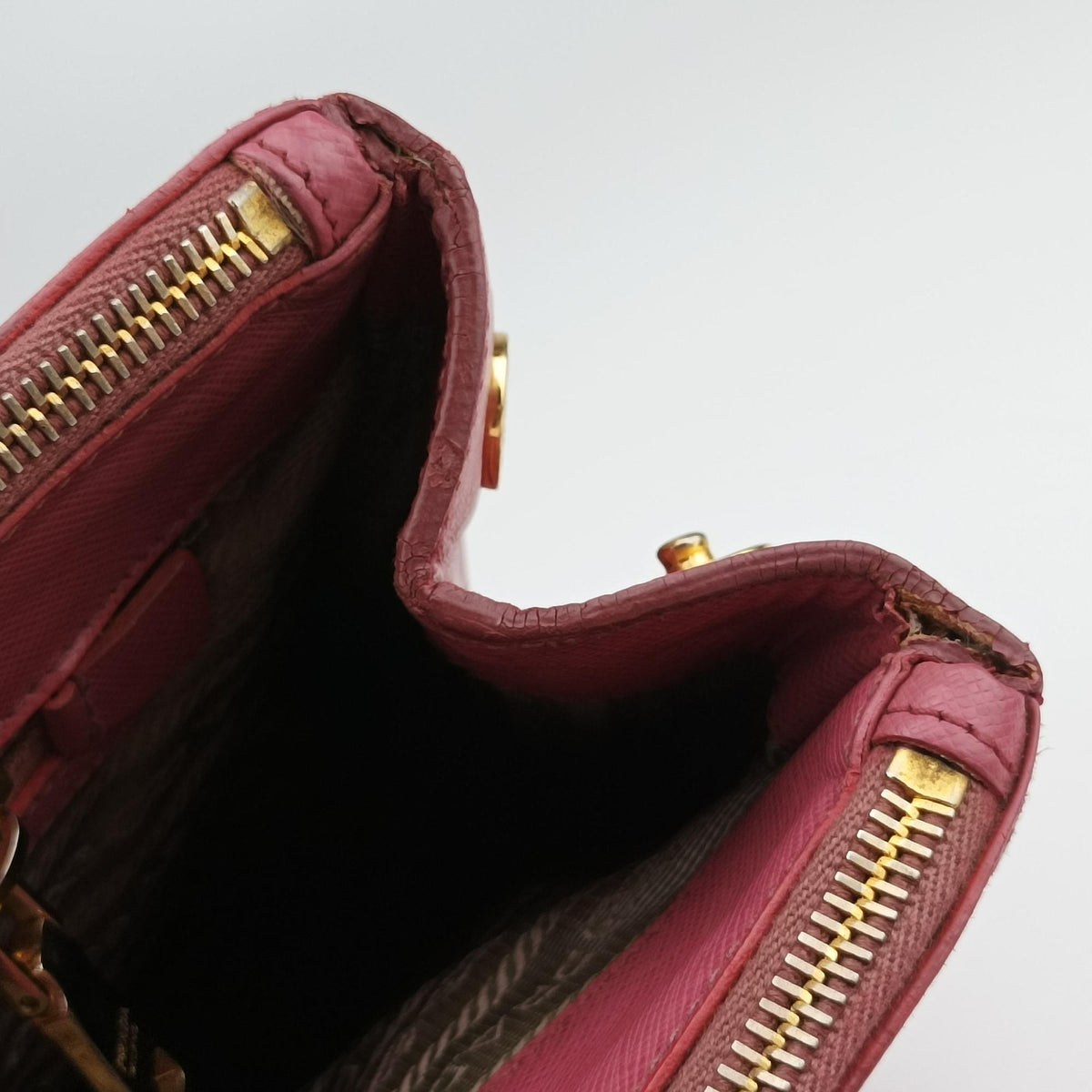 Vintage Prada Galleria Pink SAFFIANO Leather BN1874 handbag | stylenewstar