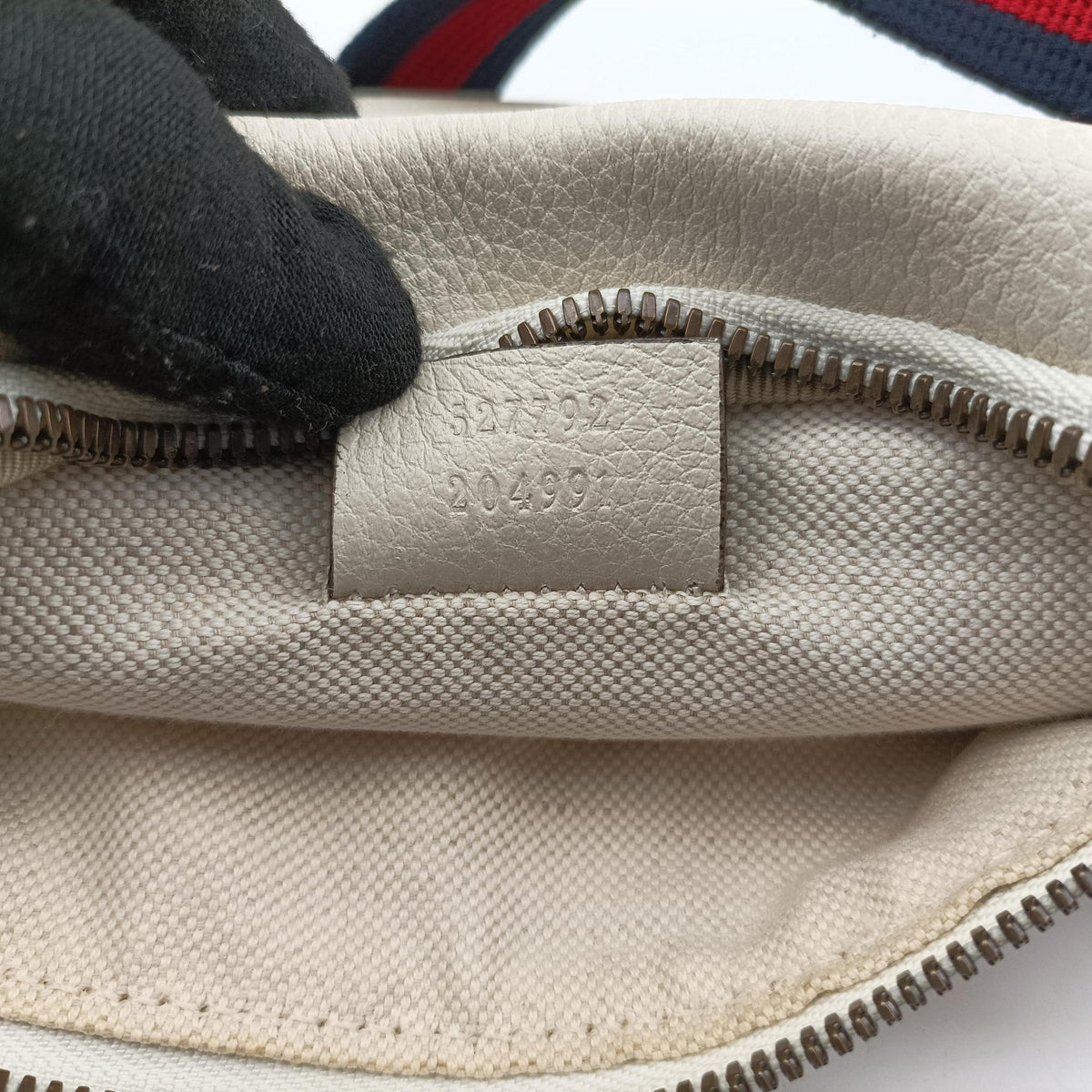 Pre-owned Gucci Print White Leather 527792 bum bag/waist bag | stylenewstar