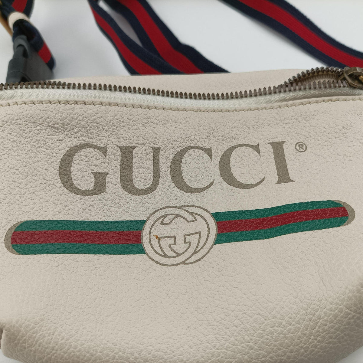 Pre-owned Gucci Print White Leather 527792 bum bag/waist bag | stylenewstar