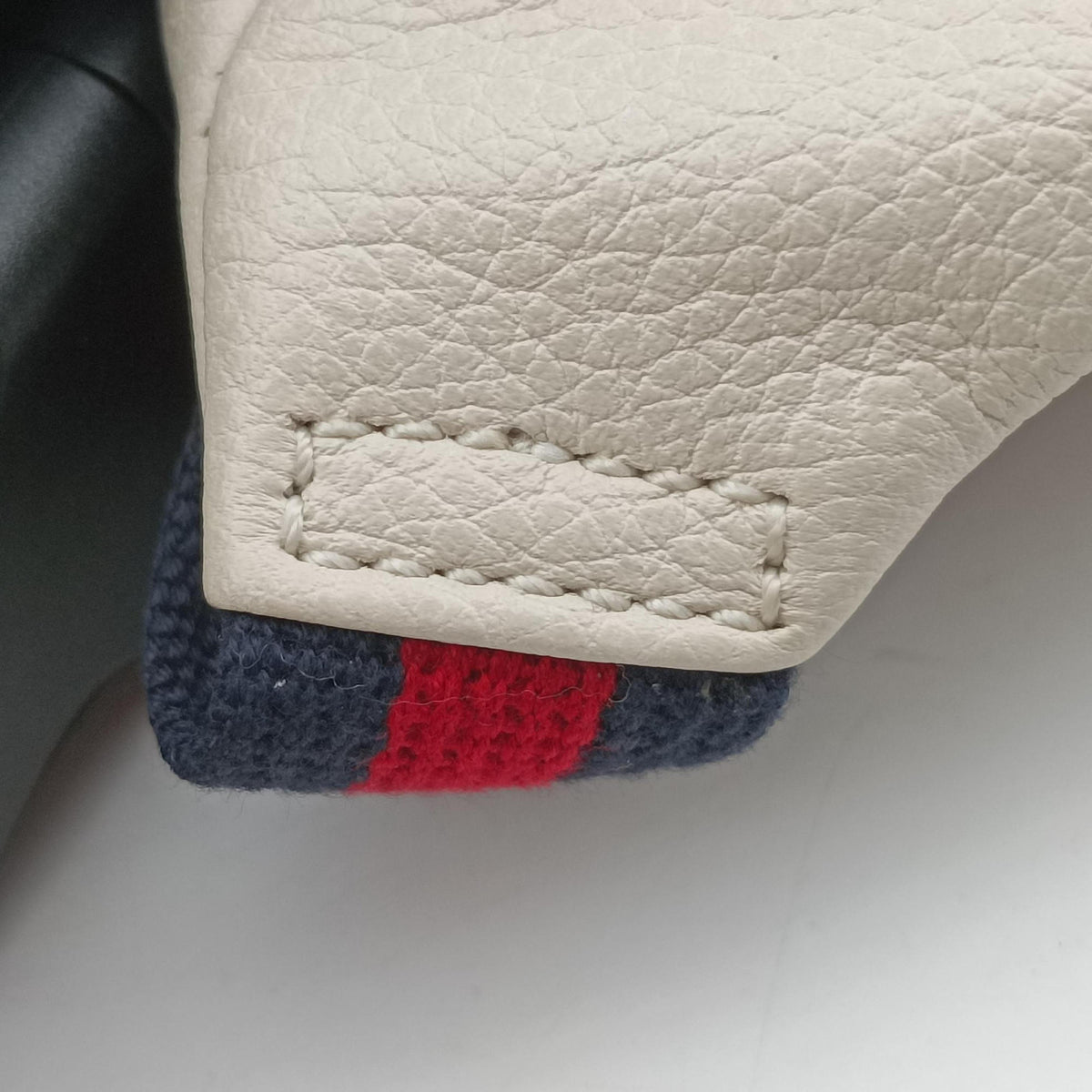 Pre-owned Gucci Print White Leather 527792 bum bag/waist bag | stylenewstar