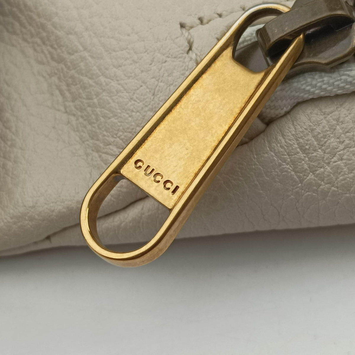 Pre-owned Gucci Print White Leather 527792 bum bag/waist bag | stylenewstar