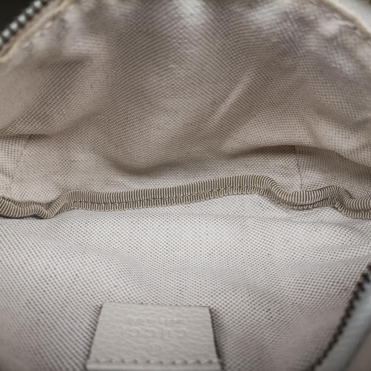 Pre-owned Gucci Print White Leather 527792 bum bag/waist bag | stylenewstar