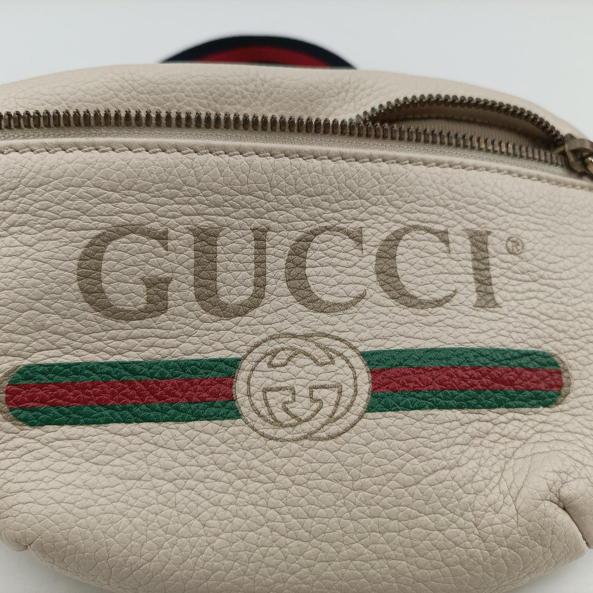 Pre-owned Gucci Print White Leather 527792 bum bag/waist bag | stylenewstar